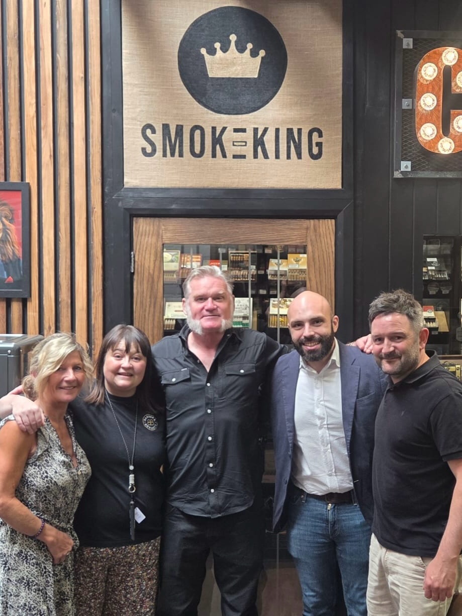 For the next two weeks we will be seeing even more Blackened action all around the UK 🇬🇧 🤘🏻
Last week saw @whiskeyrob and @dcruztortora from @drewestateinternational in the North visiting @smokekinguk 🔥
Tomorrow we have the same exclusive Edinburgh event… off to Scotland we go! 🏴
Still time to get tickets for certain Blackened cigar events, head to the link in our bio to find out more!
#blackenedcigars #drewestatecigars #metallica #rockandsmoke #metallicatour