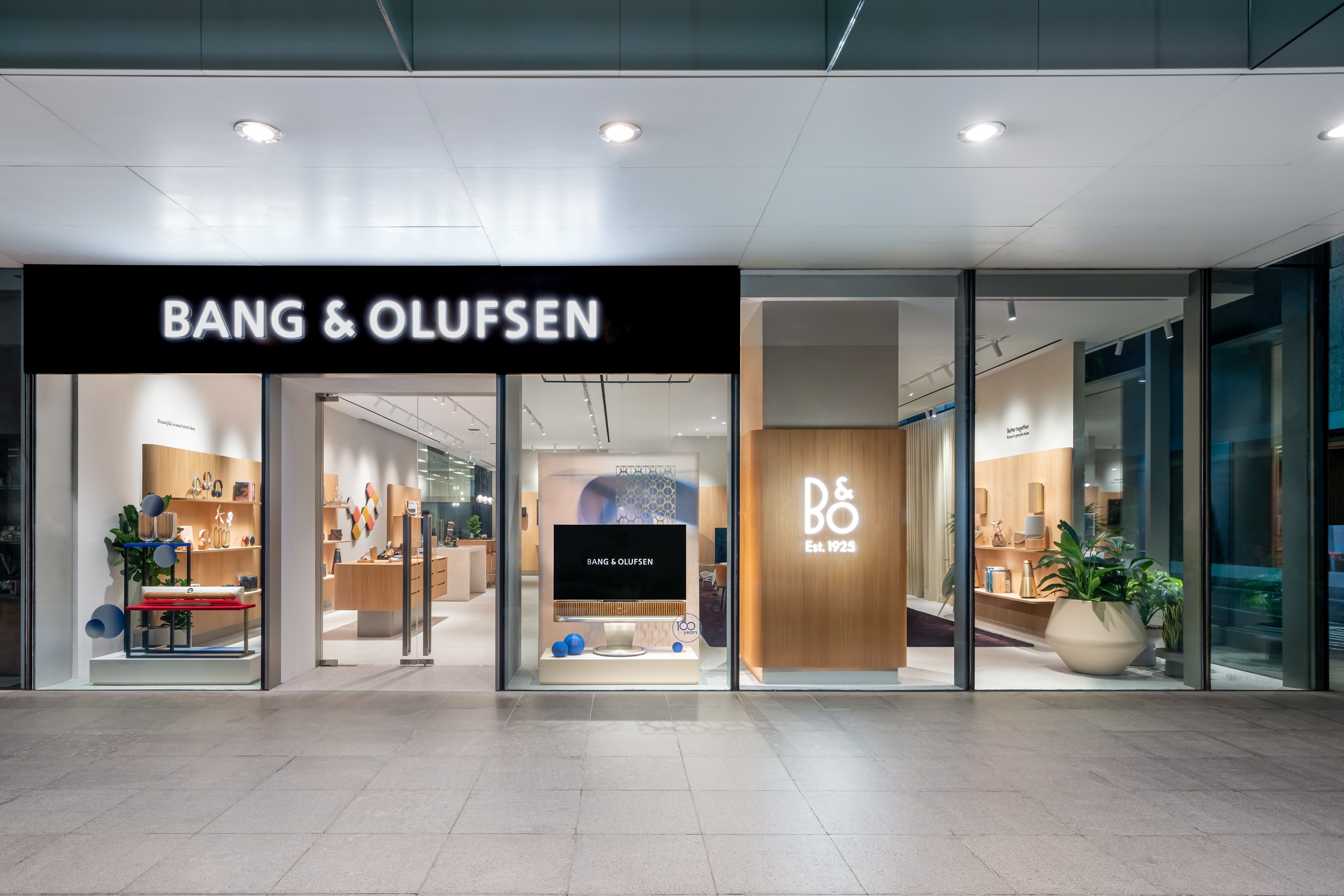 A look at the interiors and exteriors of Bang & Olufsen, where timeless design meets exceptional sound. π§