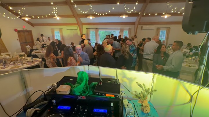 👰♀️🤵♂️💍#FIRSTDANCE @ THE #WEDDING! Followed by a PACKED FLOOR #LONGISLANDNYDJs on the SOUND📲☎️😃🗽📞 2026!! SUMMER #CALL US IN ADVANCE OR LAST MINUTE! We’ve got the MUSIC and the energy! LONGISLANDNYDJs.com - (631)-578-9112✅✅✅THANK YOU! LONGISLAND NEWYORK suffolkcounty nassaucounty kingscounty westchestercounty connecticut New Jersey