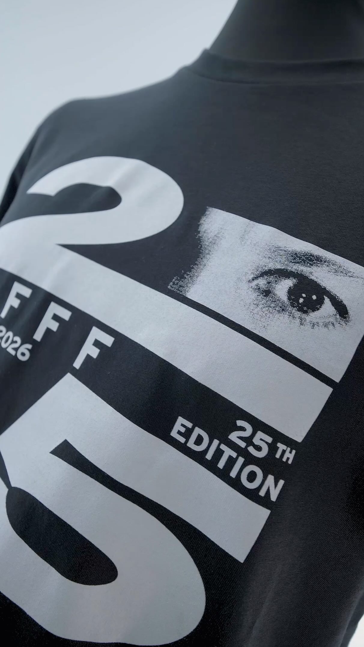 A quarter century of imagination, dreams & innovation. 🎥
Happy 25th anniversary - honored to print this special edition tee.
Looking forward to the coming years!
Join the festival and dive into the world of fantastic films.
@nifffestival
Graphic Design: @theophile_glauser
Image: @raphael_piguet
#fanstastic #movie #film #festival #sci-fi