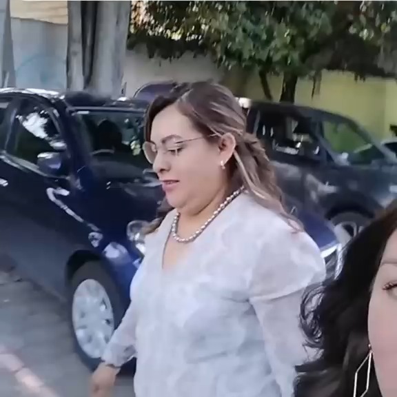 En CEDHAP creemos que la salud mental también se fortalece cuando aprendemos a conocernos, regular nuestras emociones y desarrollar herramientas para enfrentar los desafíos de la vida.
Nos llena de orgullo que nuestro Psicólogo y Coach Profesional, Simón Mireles, haya sido invitado por la Red de Mujeres REDIMEE para impartir la conferencia "Inteligencia Emocional y Autogestión", en el marco de la conmemoración del Día Mundial del Varón.
Estos espacios nos recuerdan que promover el bienestar emocional de los hombres también fortalece a las familias, las relaciones y a toda la sociedad.
En CEDHAP seguimos trabajando para llevar la psicología más allá del consultorio, participando en foros, conferencias y programas que generan conciencia y contribuyen al desarrollo integral de las personas.
Agradecemos a la Red de Mujeres REDIMEE por la invitación y la confianza depositada en nuestro equipo.
CEDHAP, comprometido con una psicología cercana, humana y a la vanguardia.
#CEDHAP #InteligenciaEmocional #Autogestión #DíaMundialDelVarón #SaludMental #Psicología #Coaching #BienestarEmocional #Conferencias #DesarrolloHumano #RedimEE #Metepec