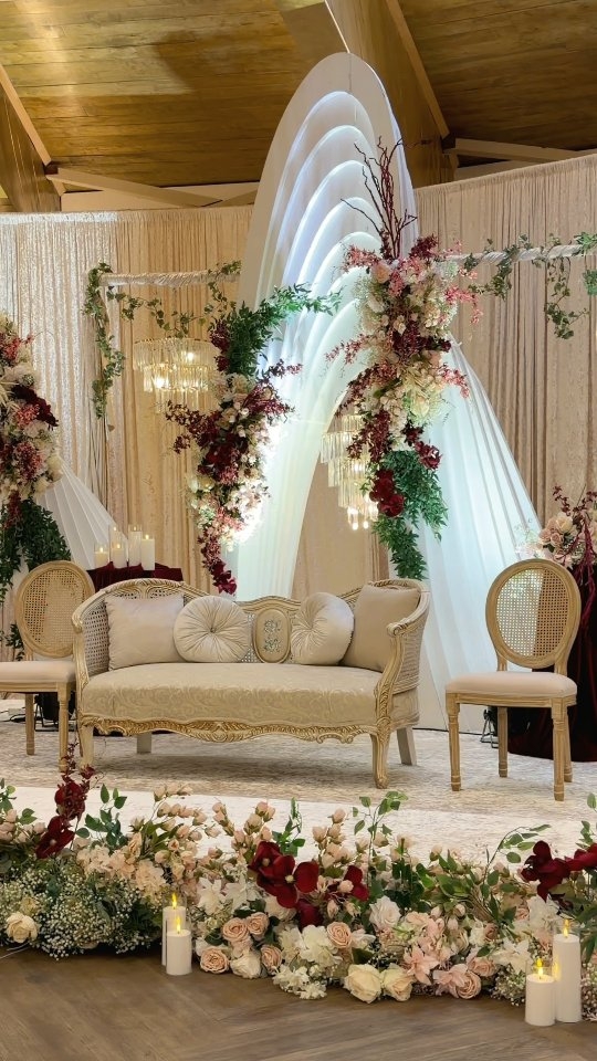 The wedding decor transformed the venue into a breathtaking setting, elevating every corner with elegance and charm. From the intricate details to the grand arrangements, each element added beauty and sophistication, creating an atmosphere that captivated and awed the guests ❤️
Decor: @rubysdecor
Content creatoe: @momentsbyamz
Venue: @oakvillelegacy
Photo/video: @aszweddings
Dj: @djshujaofficial
Bazaar: @jannatshena
Drummers: @mabrookentertainment
Floorwrap: @luxfloorwrapsca
Photobooth: @aks.photobooth
#wedding #reception #bride #Decor #backdrop