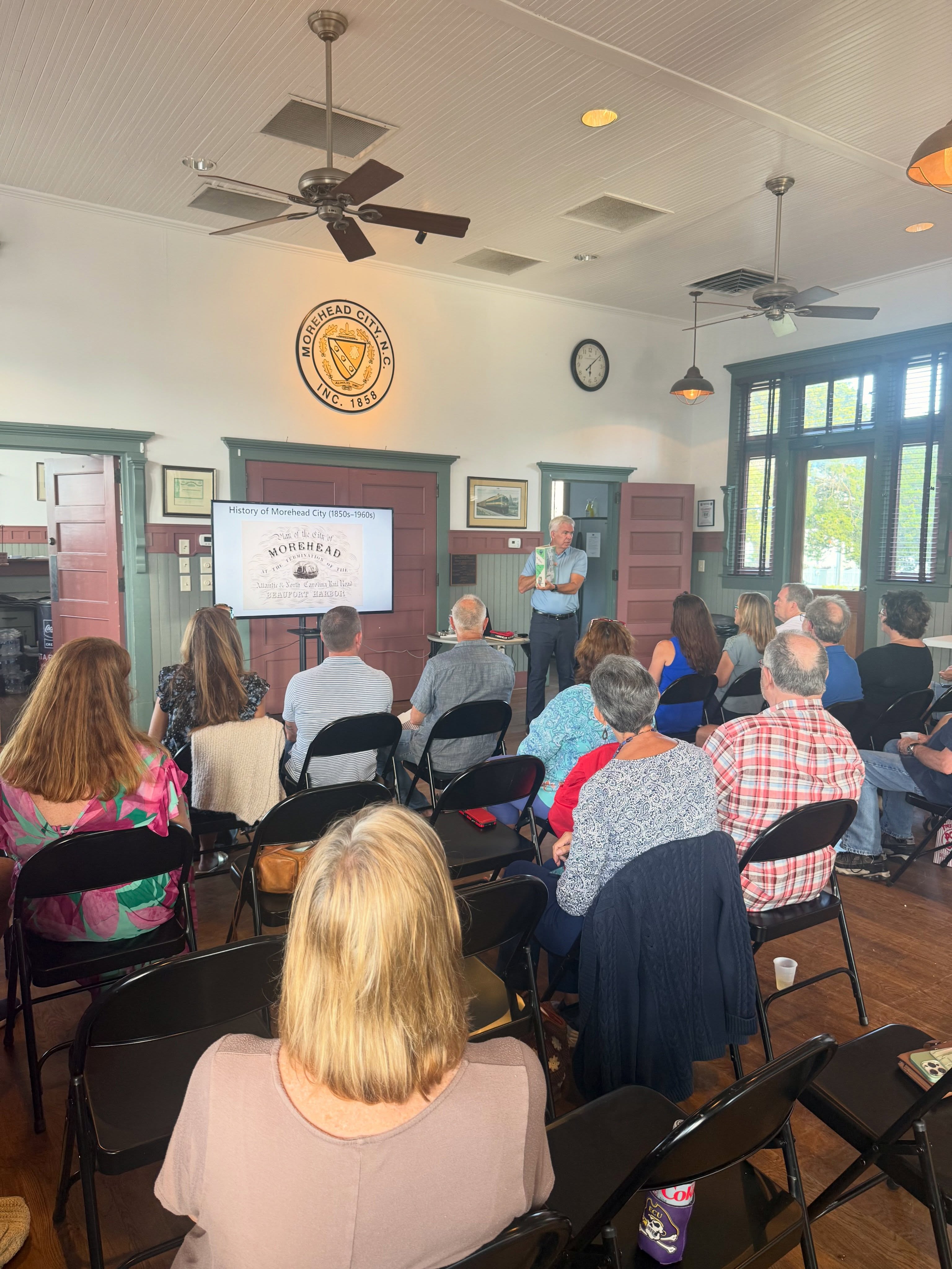 We had a great turn out on Tuesday for Shannon Adams’ presentation! 👏
Thank you to everyone who came out! We definitely learned a lot about our downtown history, and we can’t wait for part 2! Also, a big shout out to @carteret_community_theatre for letting us use their popcorn machine! 🍿
The second part to this series will happen on Wednesday, August 12th at 6pm at the Train Depot. Mark your calendars! 🗓️
.
.
.
.
.
.
.
#downtownmoreheadcityinc #downtownmhc #specialpresentation #neverstoplearning