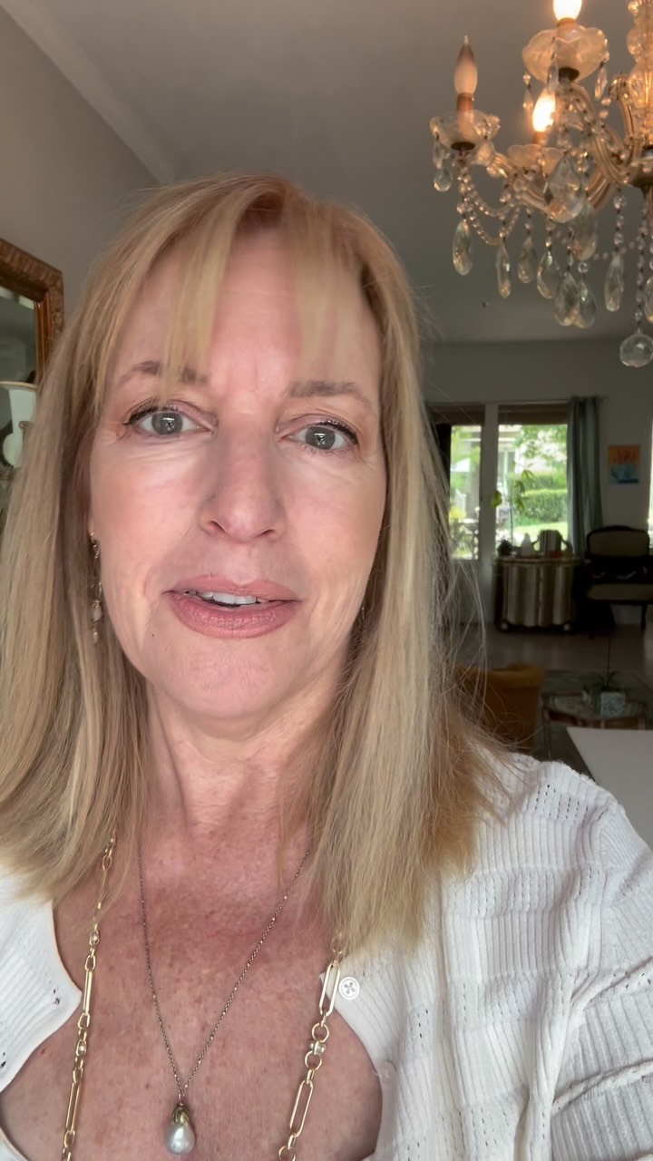 Did you know that it is possible to have a quiet mind and a sense of peace even during the flurries of a chaotic day? Wanna know more?
Find my upcoming classes or book a one-to-one session on my website. LinkedIn bio.
#julietutonenergy #accessbars #calmness