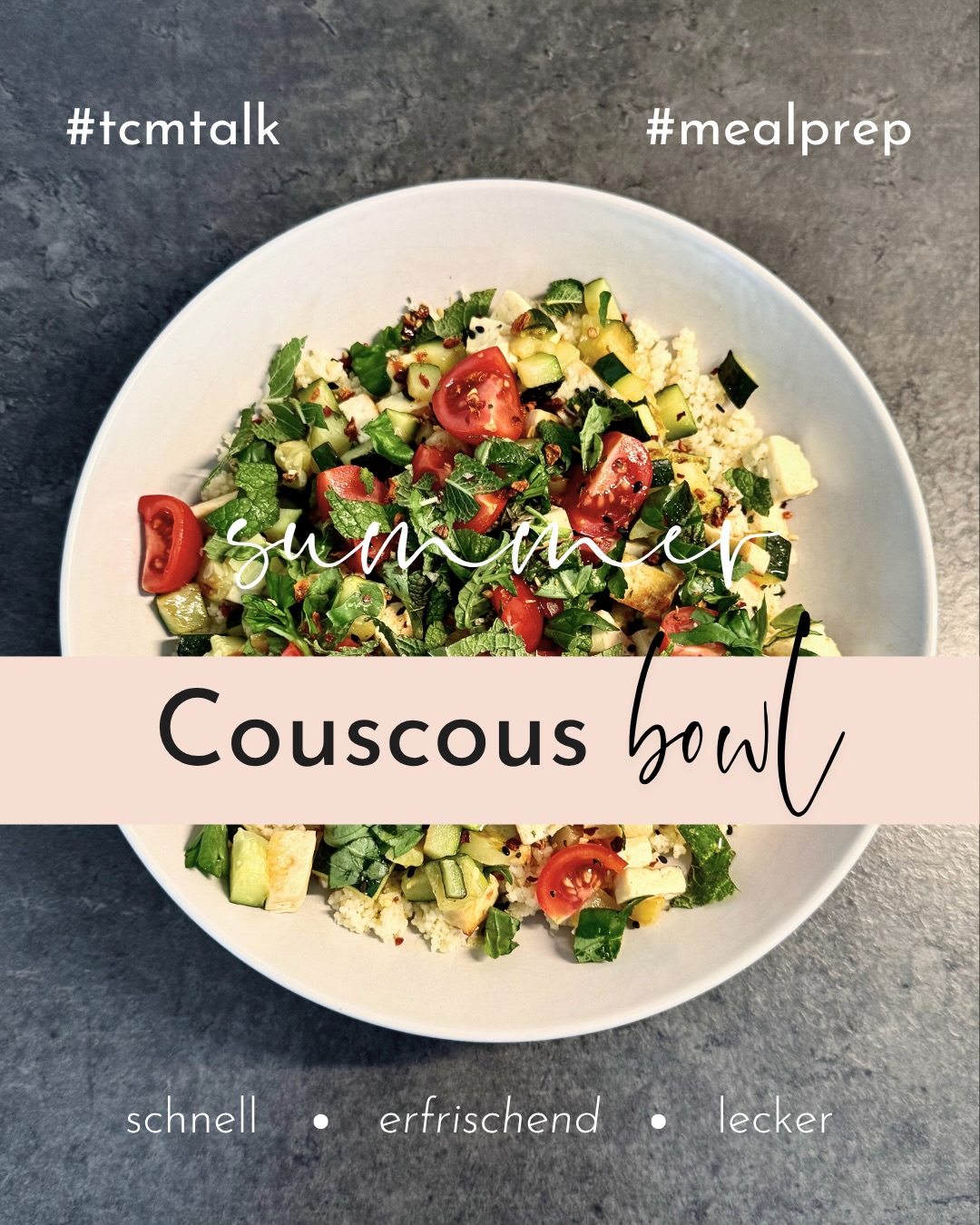 Sommer-Rezept 🌿 Couscous-Bowl 💚
Im Sommer setze ich Weizen-Couscous ganz bewusst ein. Aus Sicht der TCM wirkt er kühlend und ist daher die perfekte Beilage an heißen Tagen. Außerdem muss er nicht am Herd gekocht werde, das spart Zeit & Hitze in der Küche!
Dieses Rezept ist super schnell gemacht, lecker, Meal prep-tauglich und super aromatisch!
Alle enthaltenen Zutaten tun uns im Sommer unglaublich gut - die TCM-Erklärung findet ihr dazu ebenfalls!
Viel Spaß beim Ausprobieren dieses (super super) easy Rezepts😄! Leitet es an alle weiter, die sowas bei dieser Hitze auch brauchen können!
Mahlzeit 🌿,
xx Conny
#tcm #sommerrezepte #essenbeihitze #heatwave #schnellerezepte