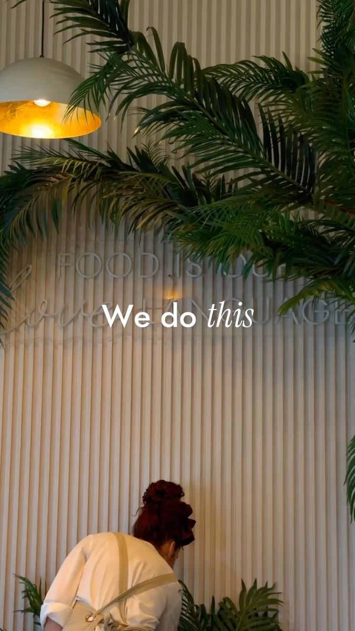 Hacemos esto 🌱 para que tú puedas tener esto. 🍽️✨
Ingredientes reales, proceso honesto — y al final, una mesa que vale la pena.
📍 10437 NW 41st St, Doral, FL 33178
#HonestRoots #FarmToTable #MiamiEats #Doral #HealthyMiami ComeSano