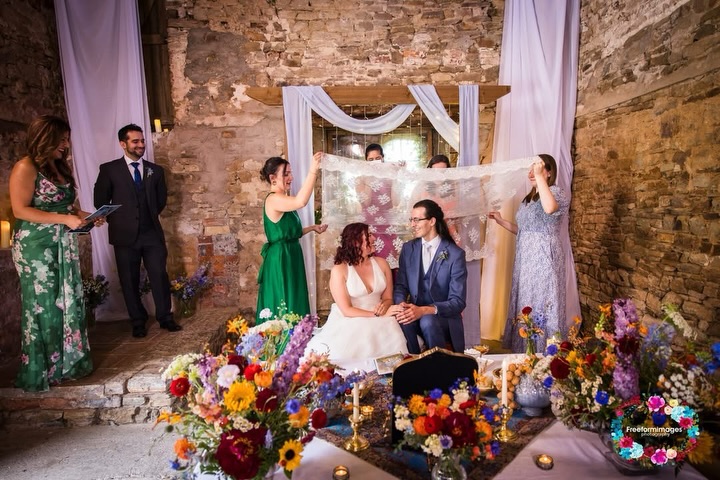 ✨ Happy anniversary to Nadia & Tom ✨
A celebration full of joy, colour, culture and pure love at the always enchanting the @ashbartonestate
These two first tied the knot during the Covid years with a private legal ceremony. For this day, they exchanged ring necklaces a beautiful and heartfelt nod to the symbolic meaning of commitment when the traditional rings were already given. Their Iranian Sofreh Aghd ceremony was a vibrant feast for the senses rich with colours, sweets, candles, herbs and spices all layered with emotion from family and friends. One of my favourite moments was the tradition of feeding honey to one another a symbol of a life filled with sweetness. After a joyful confetti toss and stroll around the lush grounds the evening closed with an epic cake-cutting tease, cocktails, dancing and unforgettable music from the incredible Down For The Count Band. What a day, What a love story. I wish you both every happiness, Laura x
Dress
Suit @mossbros
Hair @hair_by_jo_at_49andfifth
Band @downforthecountband
Styling and coordination @unityeventdesign
Flowers @fromthewildflorist
Cake @the_bingebox
Bar @croydeconcierge
Catering @smokingembersltd
#ashbartonestate #ashbartonestatewedding #ashbartonestateweddingphotographer #freeformimagesphotography #northdevonphotographer