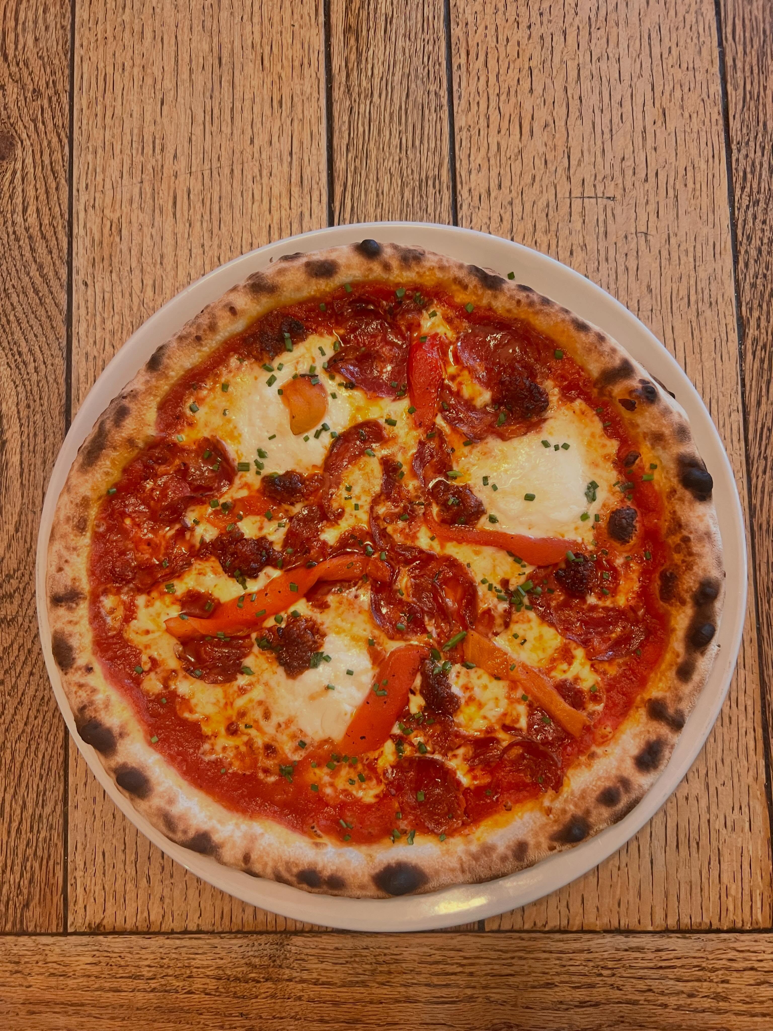 Chorizo pizza… yes please 🔥
.
.
.
#bristolpizza #chorizopizza #bristolfoodie #bristolpubscene #bristolfoodanddrink