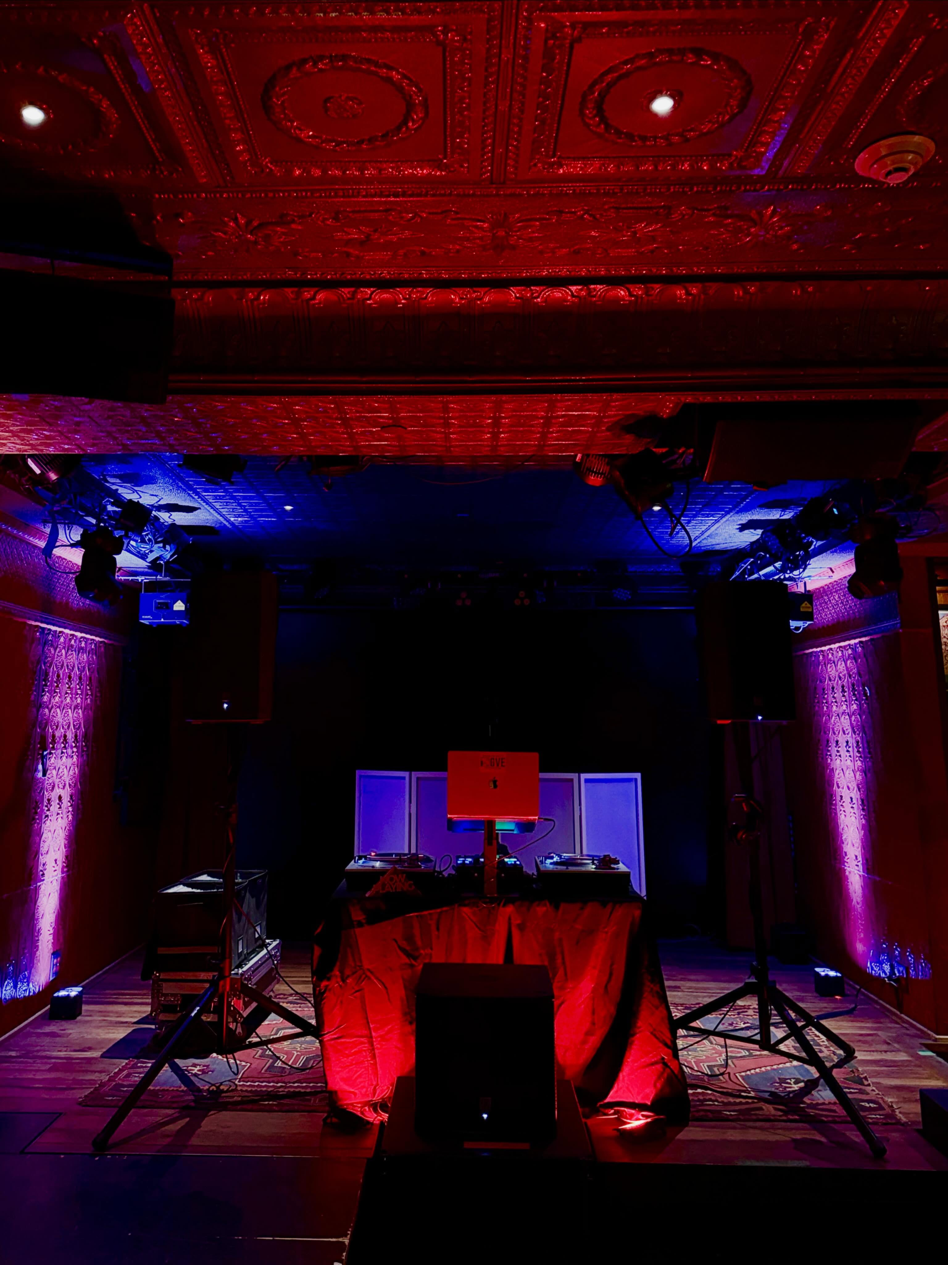 Where we taking this out to next? What a cool spot! @publichousecb #dj #weddingandeventdj #crestedbutte