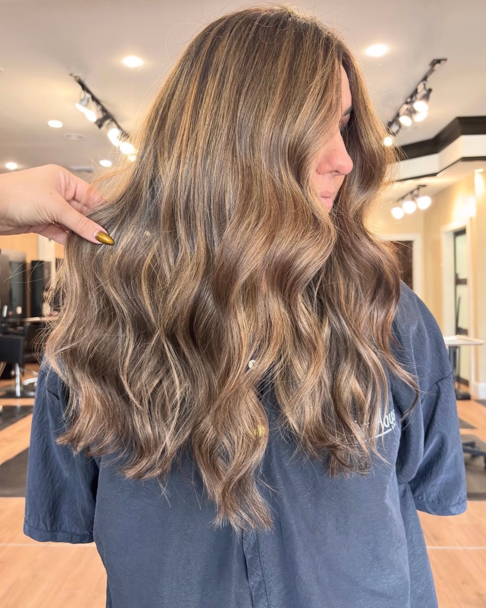 The Mary โจ
Highlight + Trim
Stylist ๐จ Tyler Romero Noel
#lafayettehairstylist #lafayettelahairsalon #highlight #lafayettela #hairinspo