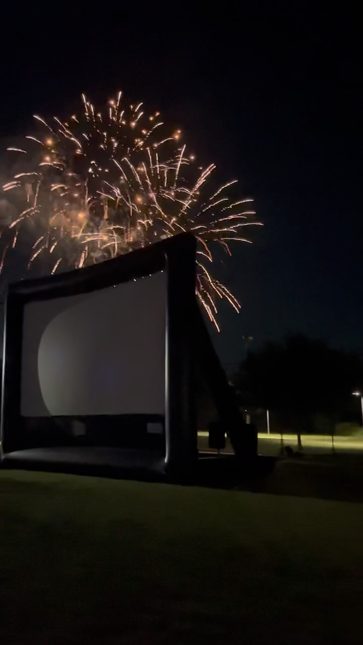 Happy birthday America! Slab Cinema in Somerset, continually one of the best fireworks shows in town! Video by @spanishvoodoo
#bornonthe4thofjuly #indepenceday #outdoorcinema #moviesinthepark #do210
