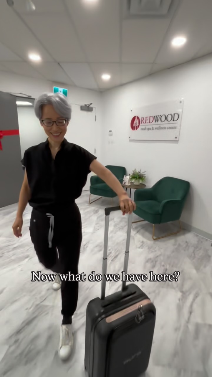 Redwood just got a new shipment… what do you think is inside? 👀
📍 4141 Yonge St, Unit 304, Toronto, ON M2P 2A6
📞 (416) 481-2888
📩 info@redwoodmedispa.com