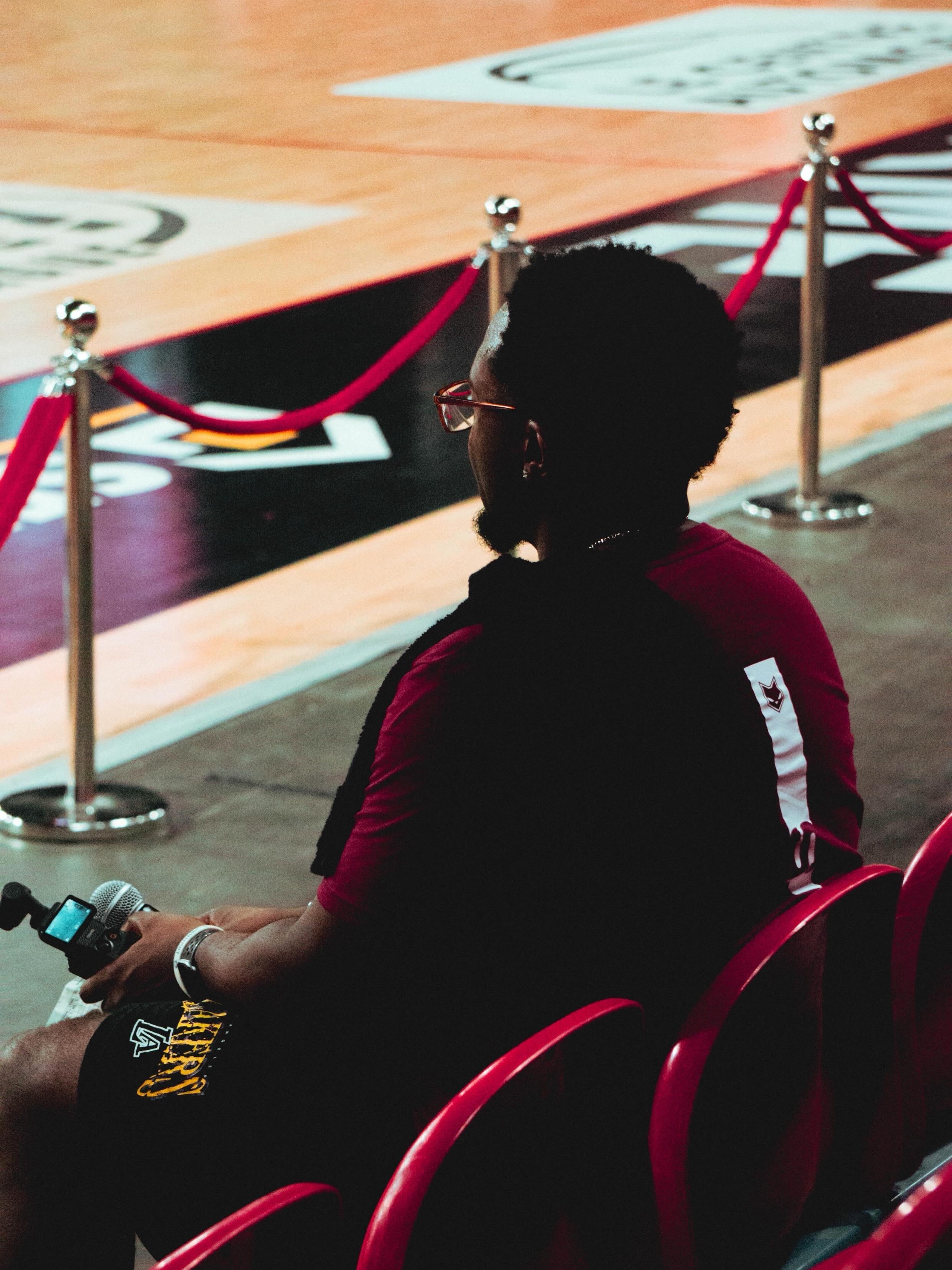 The game starts before the lights do.
📸 @jaysfxx