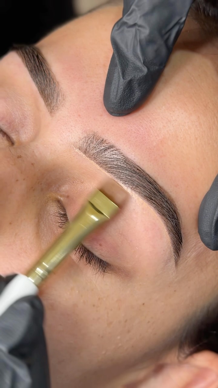 Less is more: Shreezaz way!
Book your dream brows via the link in the bio!
đ Shop 5/ 108 maroubra road , Maroubra.
#brows #sydneybrows #browexpert #beauty #lashes