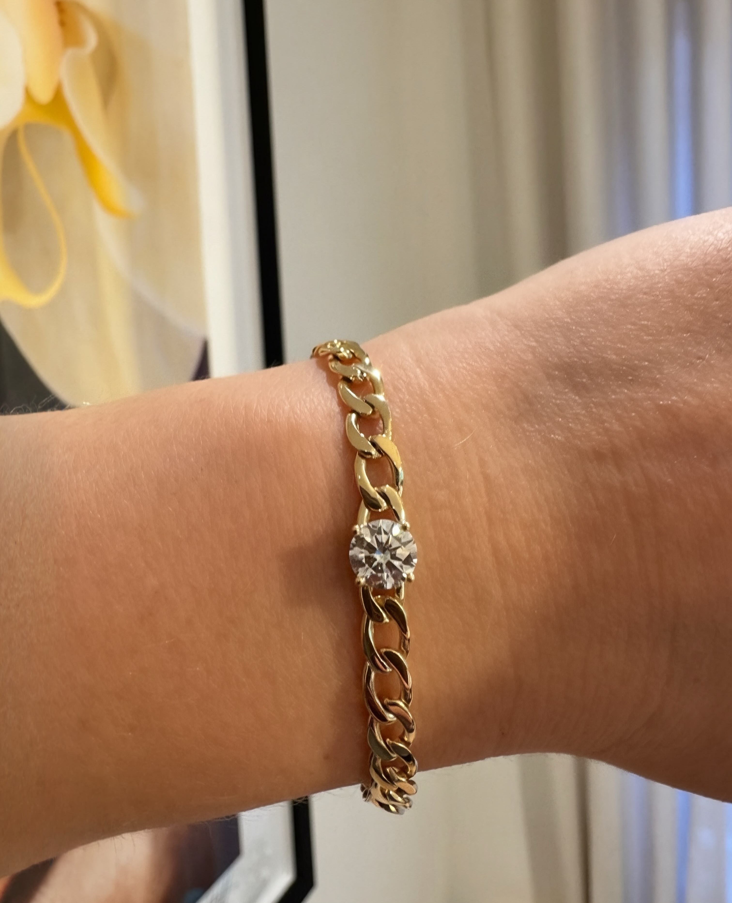 An Emmerson classic ✨ custom curb chain with round brilliant diamond