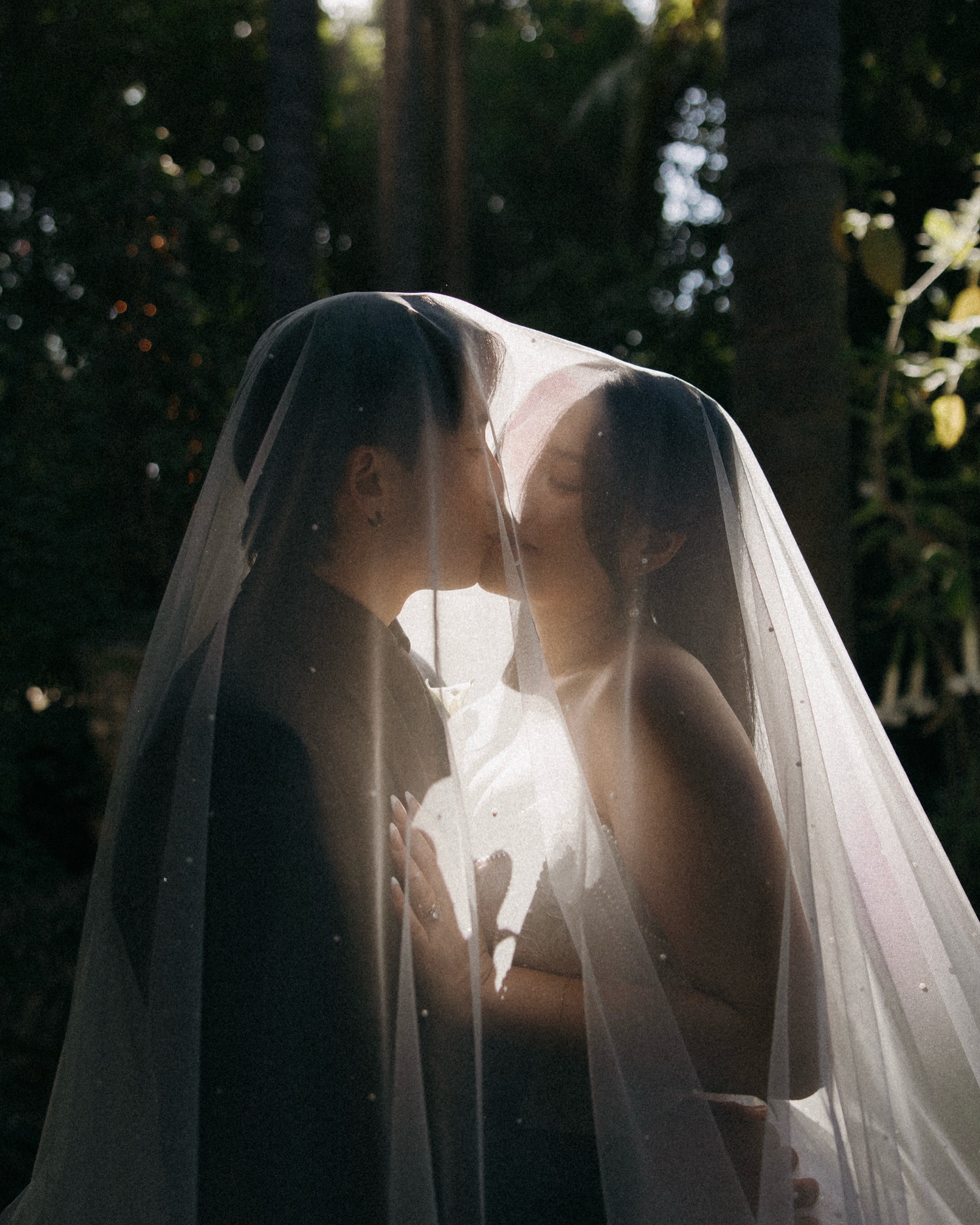 Finding that dream lighting among the trees ✨
A day filled with so much love, intention, and of course laughter between these two
Venue @hartleybotanica
Photo @dehaanphoto
Florist @tangledlotus
Draping @dreamsamerica
Video @diannanguyenfilms
Coordinator @belladiaweddingsinc
SS @mckenzietaylorphoto
SoCal wedding photographer , San Diego wedding photographer , La wedding , Hartley botanica wedding