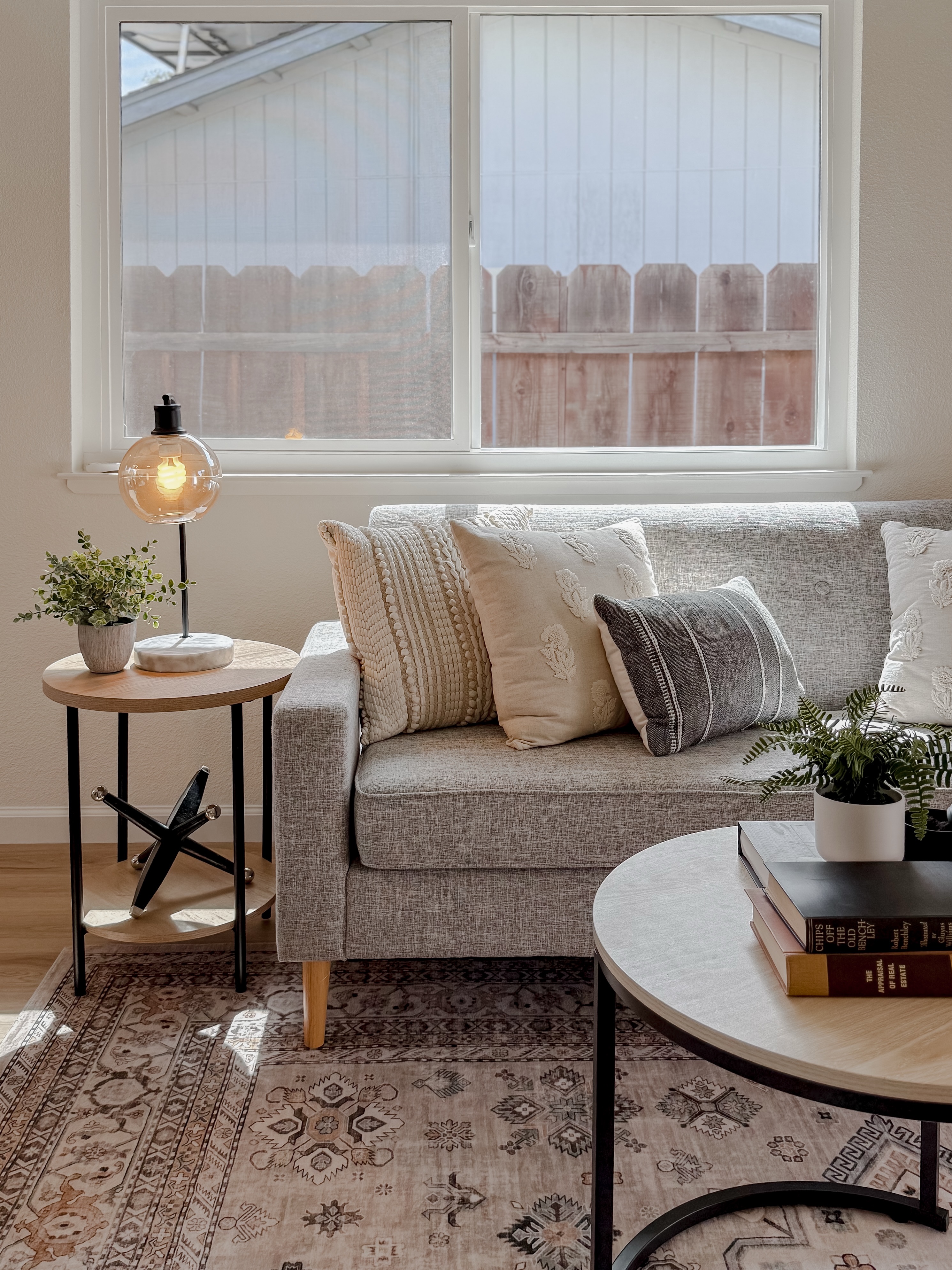 It starts with loving the details — a curve, a color, a texture that makes a space feel alive. I fill homes with the pieces I adore, and somehow, buyers fall for them too. Maybe that’s the secret: love lives in the details. ✨