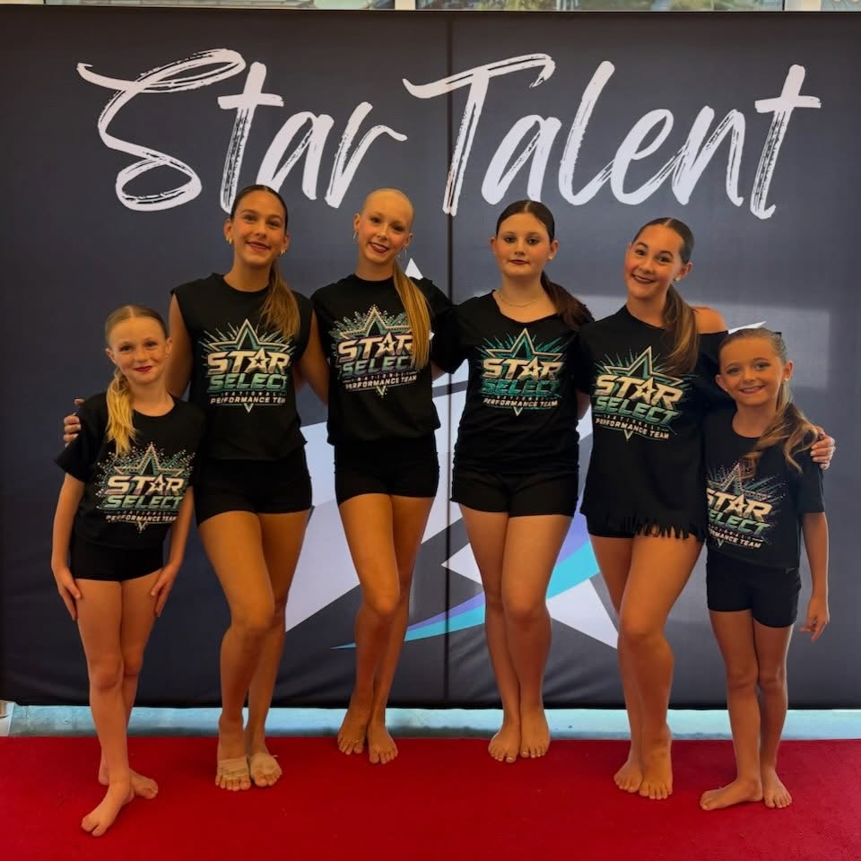 These ladies are ready to hit the stage in the @startalentdance opening number 💜💙