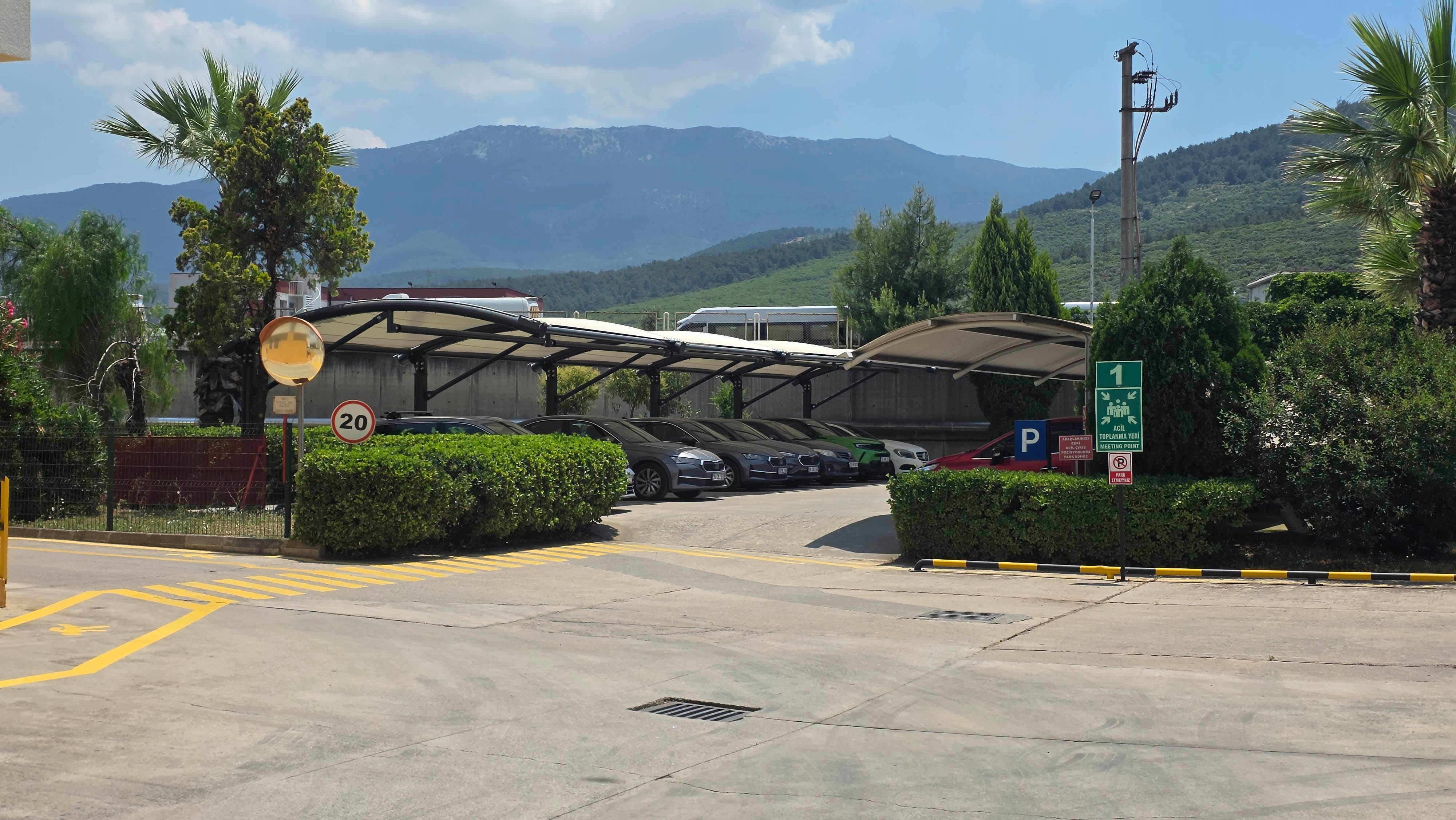 SOCOTAB FABRIKA OTOPARK ÖRTÜ; İZMİR_TÜRKİYE
SOCOTAB FACTORY PARKING LOT CANOPY; IZMIR_TURKIYE
( Gölgemizdesin 🥰 - Under our Shade 🥰 ) #autopark #padel #asmagermemembran #tensilefabric #tekstilmimarisi #textilearchitecture #mimaritekstil #hibritsistemçözümü #hybridsystemsolution #tasarımvemühendislik #designandengineering #imalatveuygulama #manufacturingandapplication #hightechtensilefabric #meshcephe #meshfacade #carpark #hotel #tensile #fabric #canopy #HTTF #sporyapıları #sportfacilities #orangepadel #modularsystems #depoyapıları #stroge