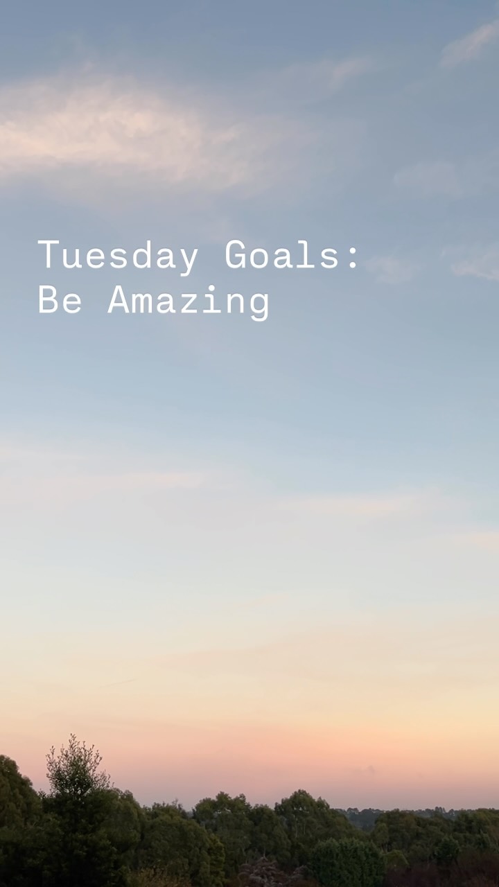 Good morning, lovers π§‘ #tuesdayfeels #gratefulheart #mindfulmornings #feelslikehome