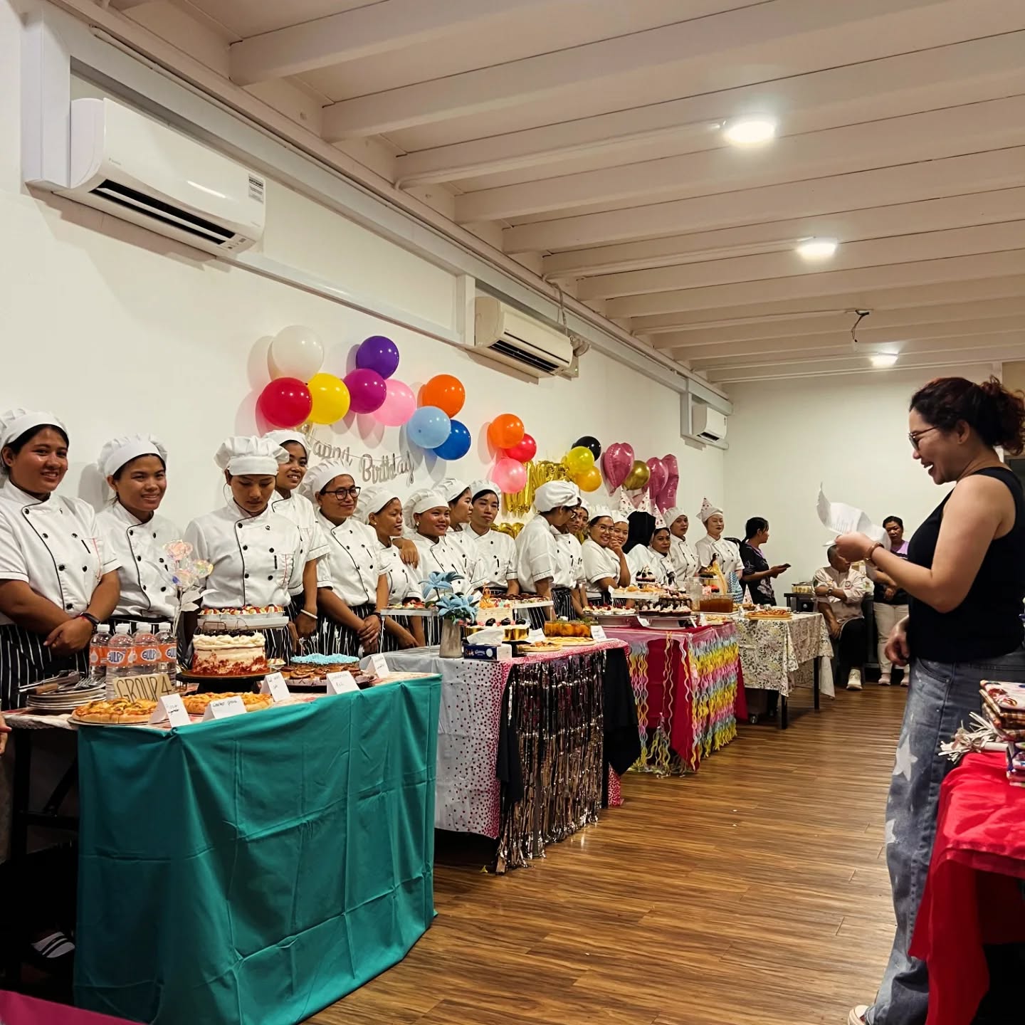 What a beautiful Sunday! 🎉
We had the honour of being invited as judges at the baking contest organised by HOME — Humanitarian Organization for Migration Economics — where 7 groups of fresh graduates from their cooking school showcased their skills through sweet and savoury creations.
Watching these talented individuals bring so much care and creativity to every dish was truly moving. This is exactly the kind of moment that reminds us why food is so much more than what's on the plate: it's confidence, it's growth, it's a new beginning.
A huge congratulations to all the participants, and thank you to @home.migrants.sg for the invitation. We are proud to be part of your journey. 🍕 🍰
#iwgsingapore #homesingapore #italianwomensgroupsingapore #communitymatters #bakingcontest