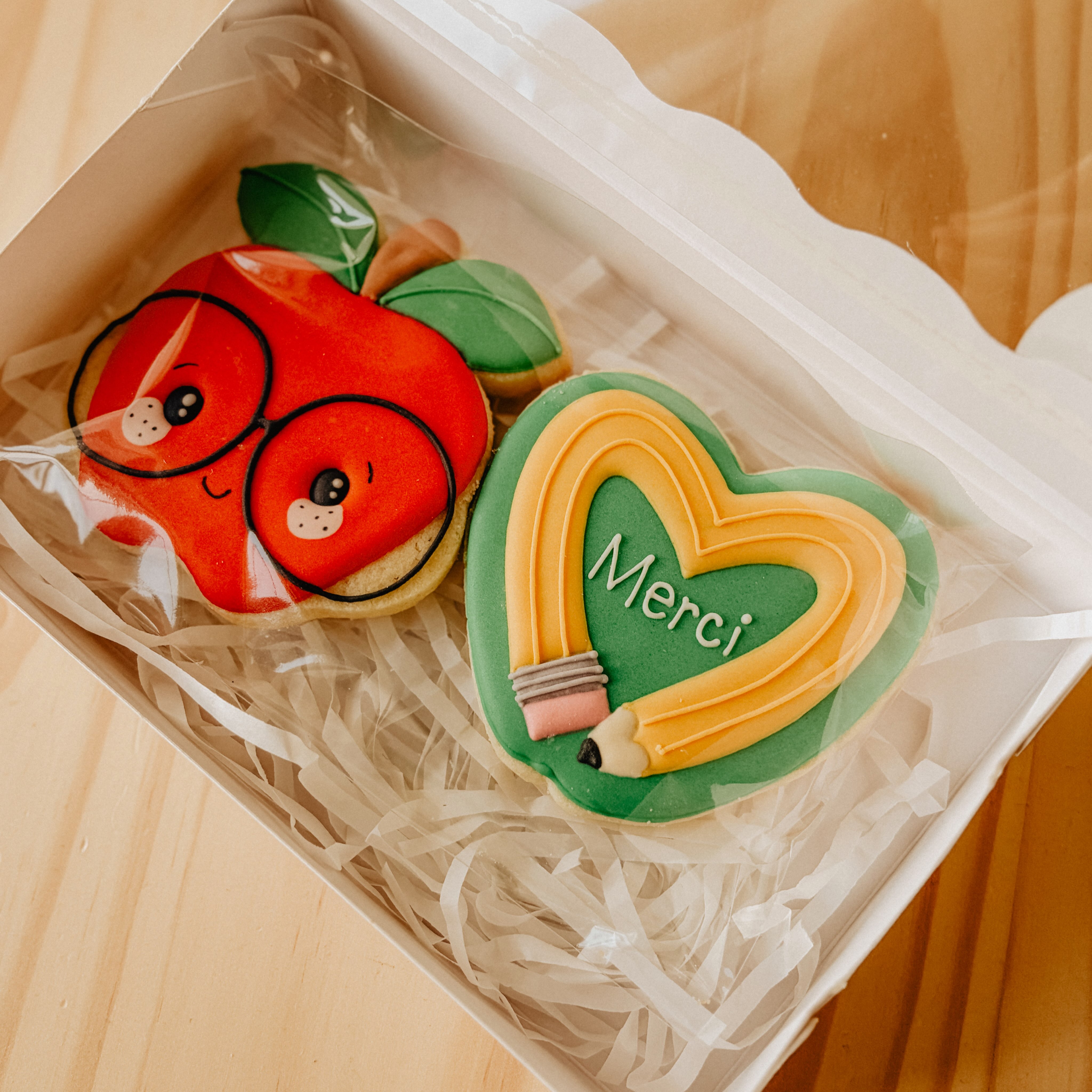 Ces biscuits sont absolument trop beaux pour être mangés. Vous êtes d’accord? 😂 🍎
Bonnes vacances! 🌞