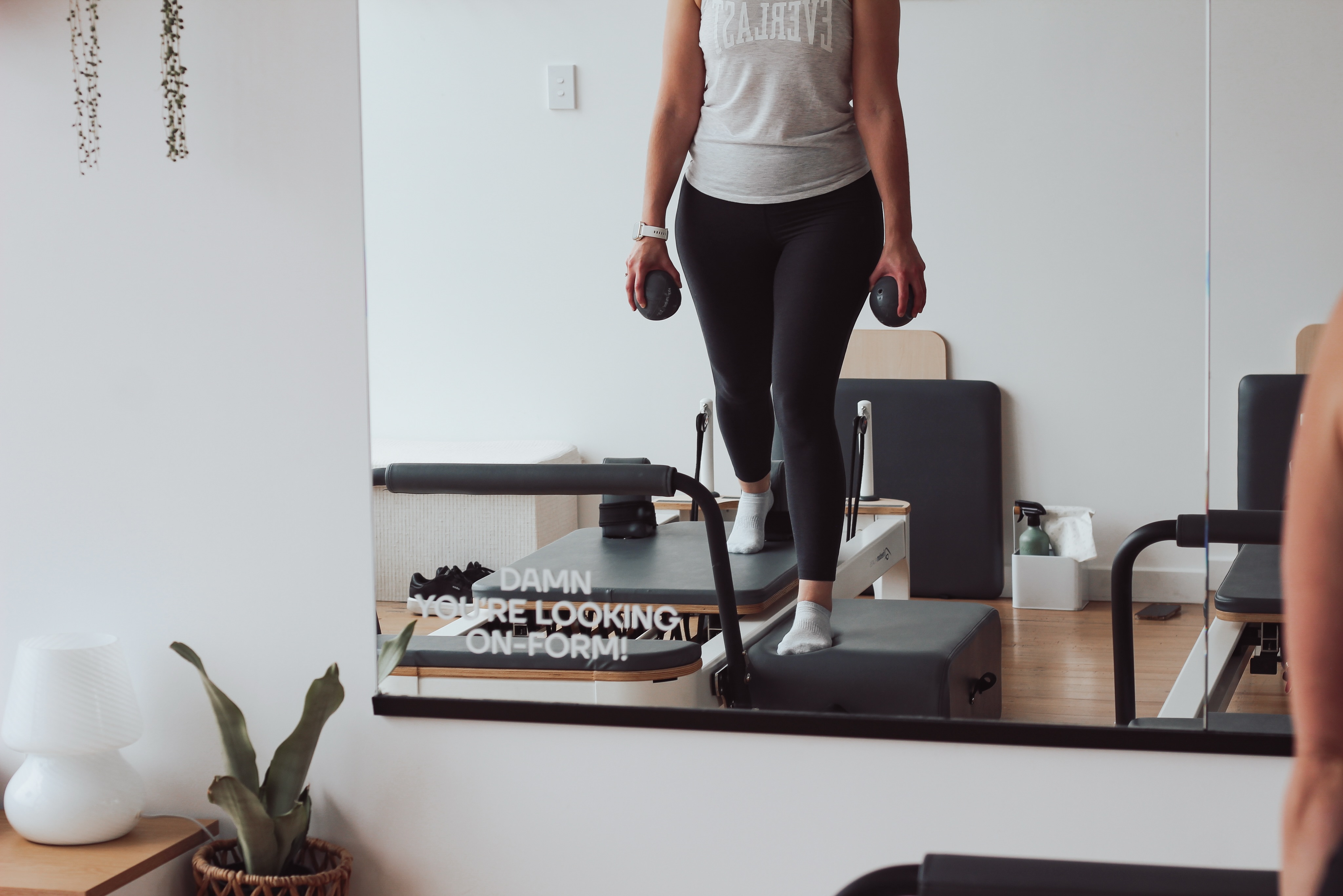 The mirror said it, not us.
#onformstudio #reformerpilates #pilatesdunedin #movementpractice #dunedinfitness