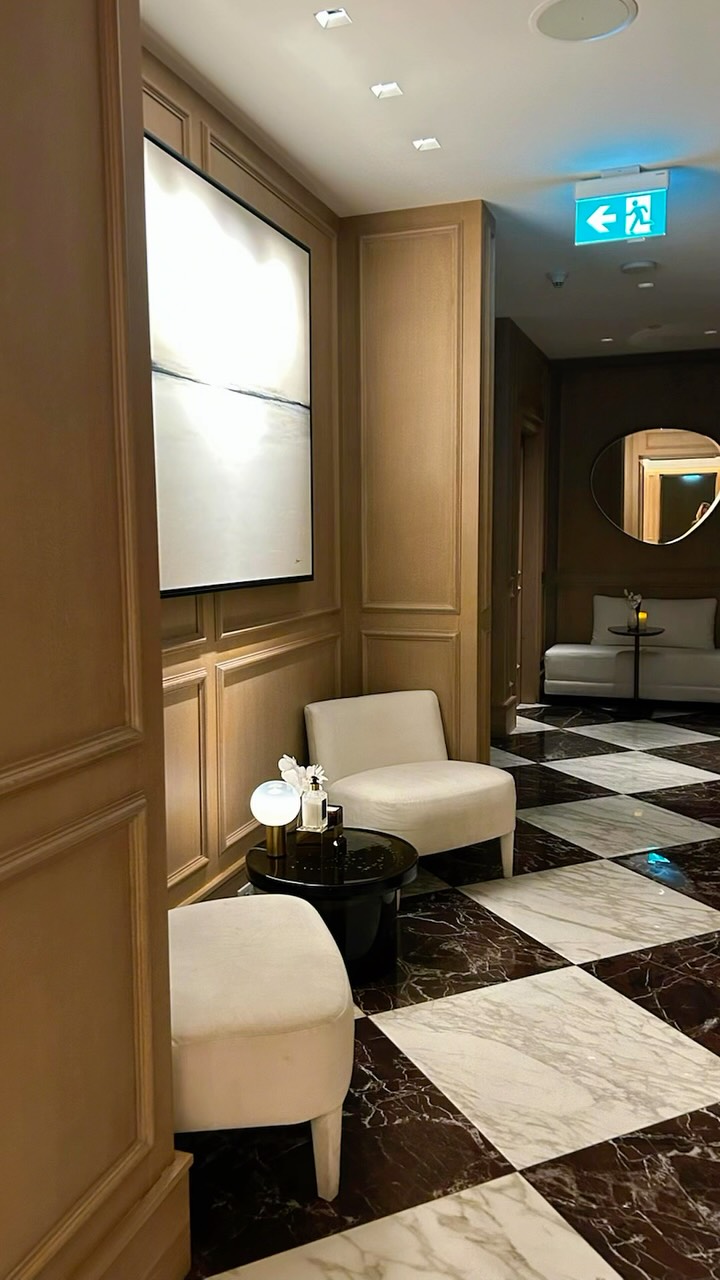 Design that doesn’t demand attention, but quietly earns it. @gillesetboissier vision for Four Seasons Montréal interiors and spa layer French heritage with contemporary restraint, using texture, light, stone, and proportion to create spaces that feel as restorative as they are beautiful. A reminder that the best hospitality design is experienced as much as it is seen.
#FourSeasonsMontreal #spadesign #HospitalityDesign #InteriorDesign #LuxuryInteriors