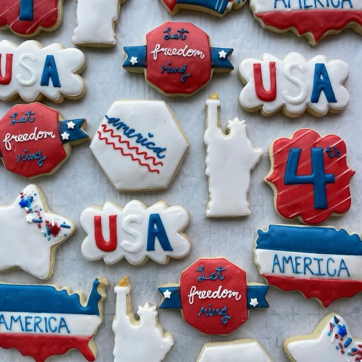 Not too late to place your order for the 4th of July❤️🤍💙Don’t pass up on these goodies!!