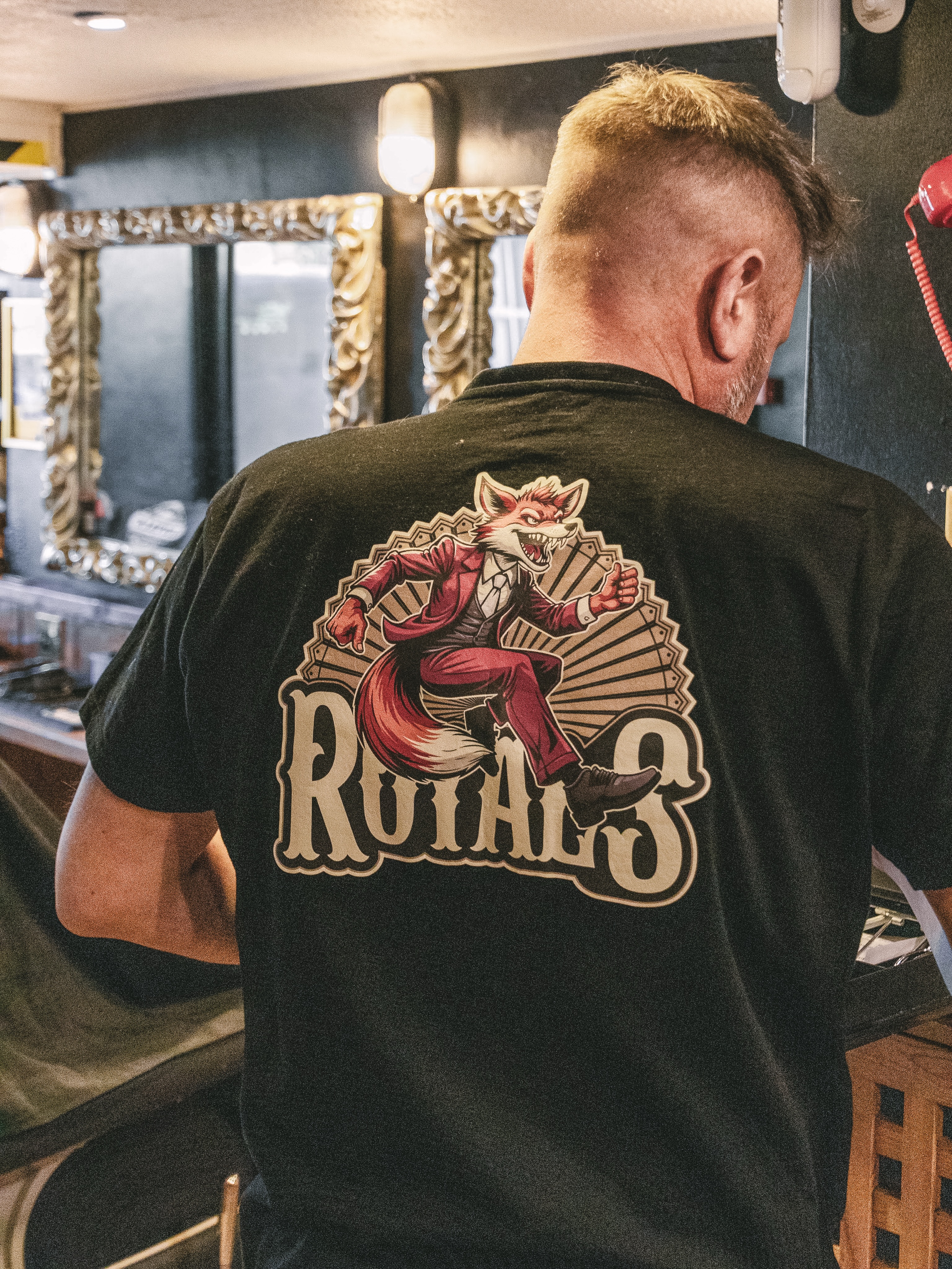 Lucas, Paul & Armin all have a few appointments available tomorrow, so if your hair is in need of some TLC, now’s the perfect time to book.
Bool via the tab in our bio or drop us a message to grab your spot before they’re gone!
#royalsbarbershop #barbershoproyals #heatwavehaircut