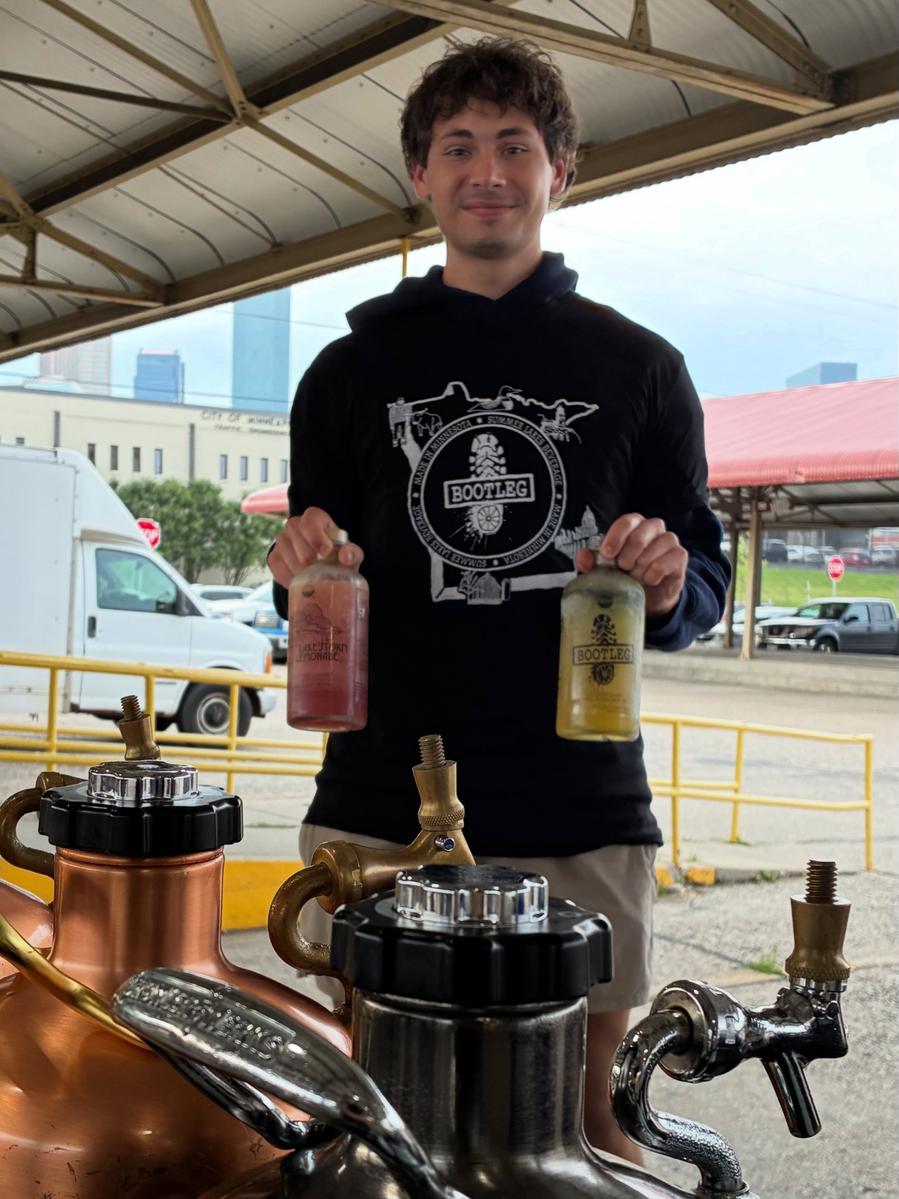 It’s going to be a lovely weekend at the Minneapolis Farmers Market! Get an early start on it this morning and grab some fresh goods, build a bouquet or just take a stroll until 1. 🌱💐