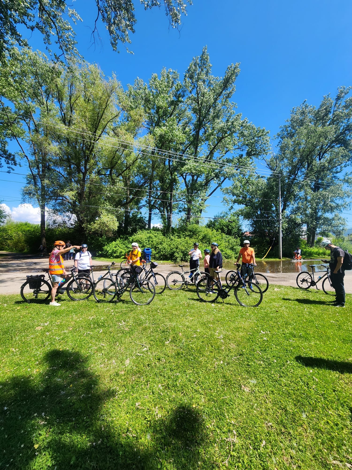 Toronto is hosting the world’s biggest tournament and our tours are reflecting the diversity of tourists visiting right now. Today’s ride had France 🇫🇷, Mexico🇲🇽, Romania 🇷🇴 and the USA🇺🇸 along with our guides 🇨🇦and the conversations were lively. We compared matches, experiences and cultures and all agreed this is a great place to be this summer.
Got a few hours before kickoff? Let us help you explore the real Toronto.
📍Book your spot - link in bio.
⚽️ No jersey required (but we love to see it)
#PedalToronto #TorontoStadium #WorldInACity #TOTourism #torontoıslands