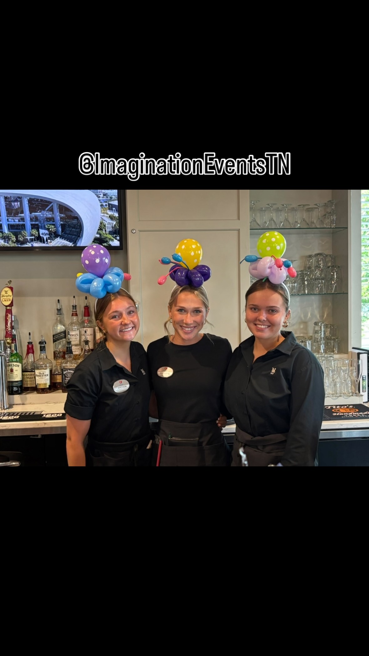 Service with a smile over here at Holston Hills Country Club. #balloonhat #kidsnight #entertainment #kidsatheart