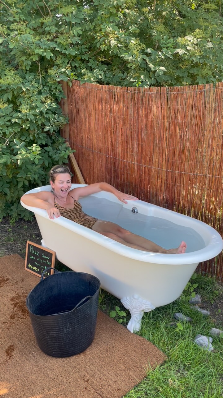 Oh la la la, it’s so lovely to see Anna from @chilternsaunacircles dream come to life, she now has a beautiful home in Beaconsfield for her gorgeous wooden sauna, Rosie.
While I was taking a dip in the old-fashioned bath, we were already plotting a future forest bathing and sauna collaboration… how dreamy. 🔥🌳
Come and join us for a Forest Bathing & Sauna Women’s Morning Retreat on Sunday 2nd August, 9.30-12.30 @chilternsaunacircle Beaconsfield
Step into the summer forest at Lammas, the start of harvest season, make homegrown lavender wish bundles, then relax in the sauna’s heat, bathe in the antique outdoor bath, and rest in the warmth of an intimate women’s circle. Tickets £52. Just 8 places
Book via link in bio.
#buckinghamshire #thechilterns #sauna #nature #lammas