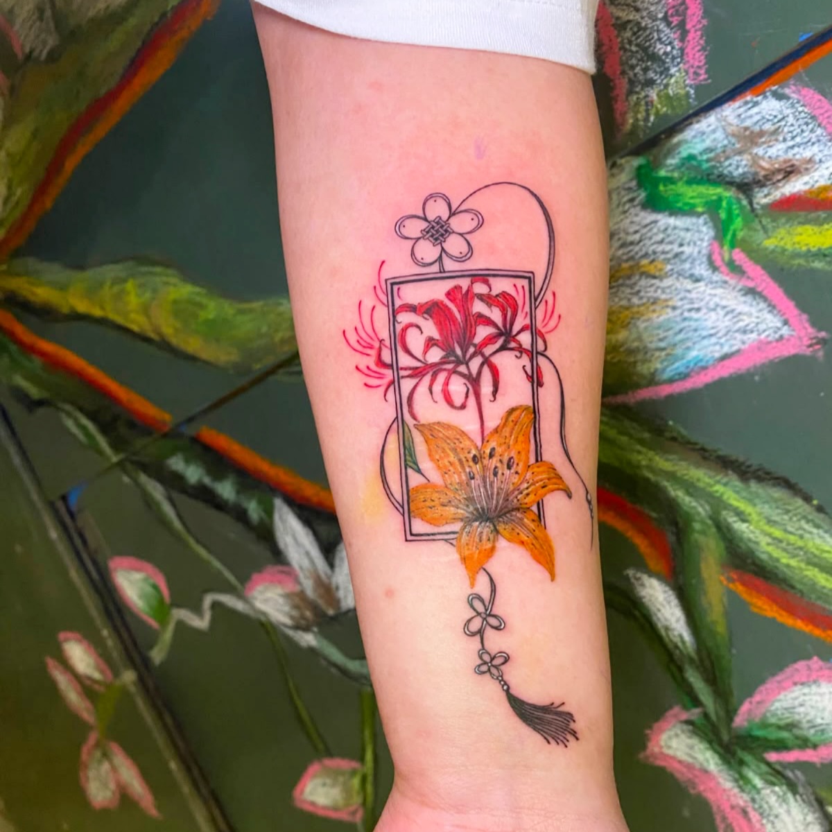 Custom floral composition with fine line detailing and vibrant color accents. Designed exclusively for the wearer.
•
#thetattooshopnewdelhi #tattooideas #tattoodesigns #coloredtattoo