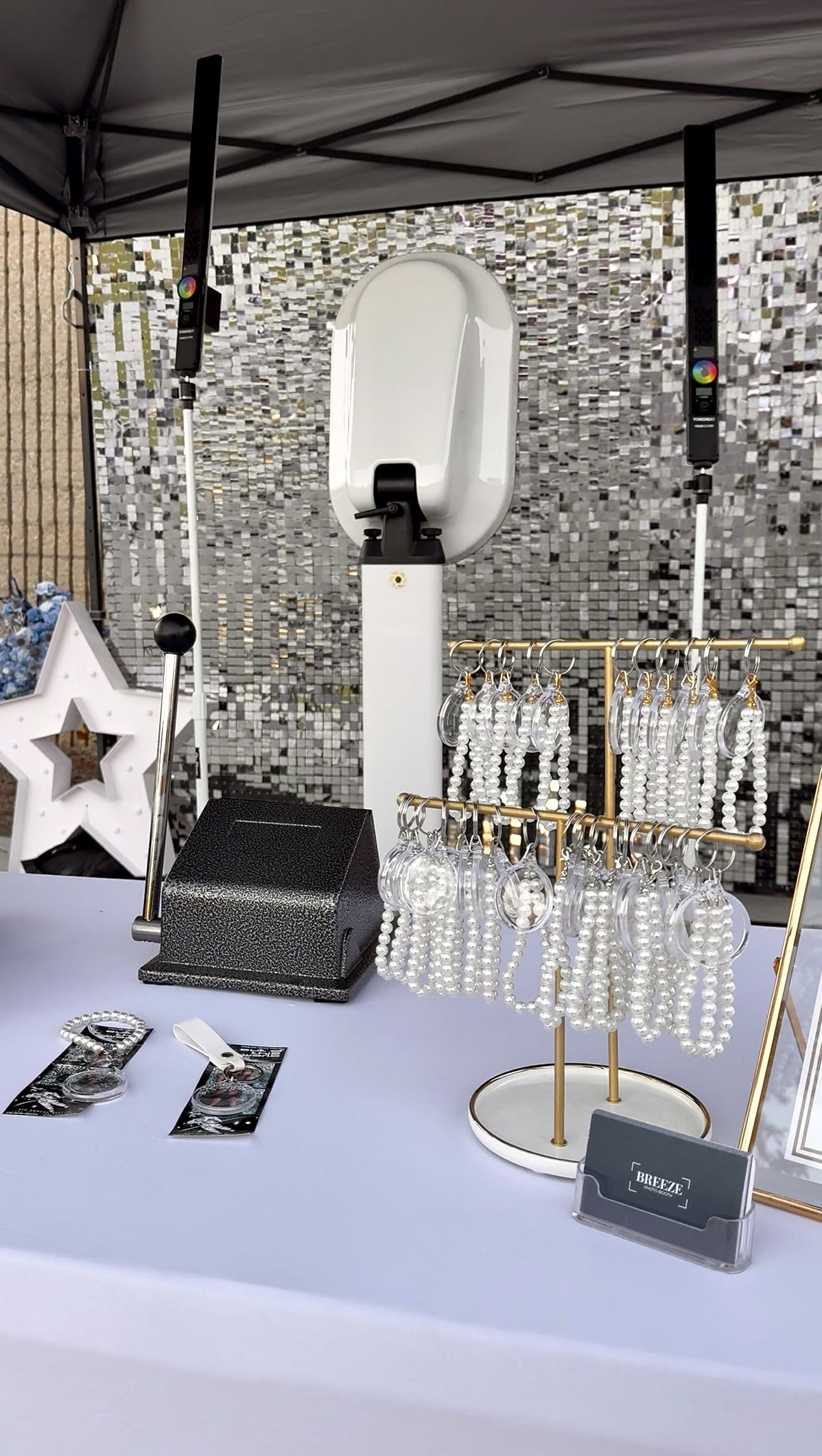 Keychains are the new obsession at special events! We enjoyed creating these gems for @cadencedanceproject!
#Keychain #keychainstation #keychainstationphotobooth #keychains #photobooth