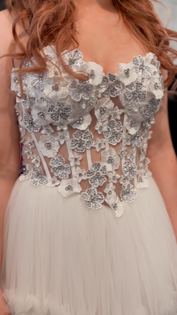 She didn’t just find a dress… she found the one. 🤍✨
The dreamy floral bodice, the soft tulle, the sparkle—this gown was made for unforgettable moments. 🌸
Save this for your bridal inspiration! 👰