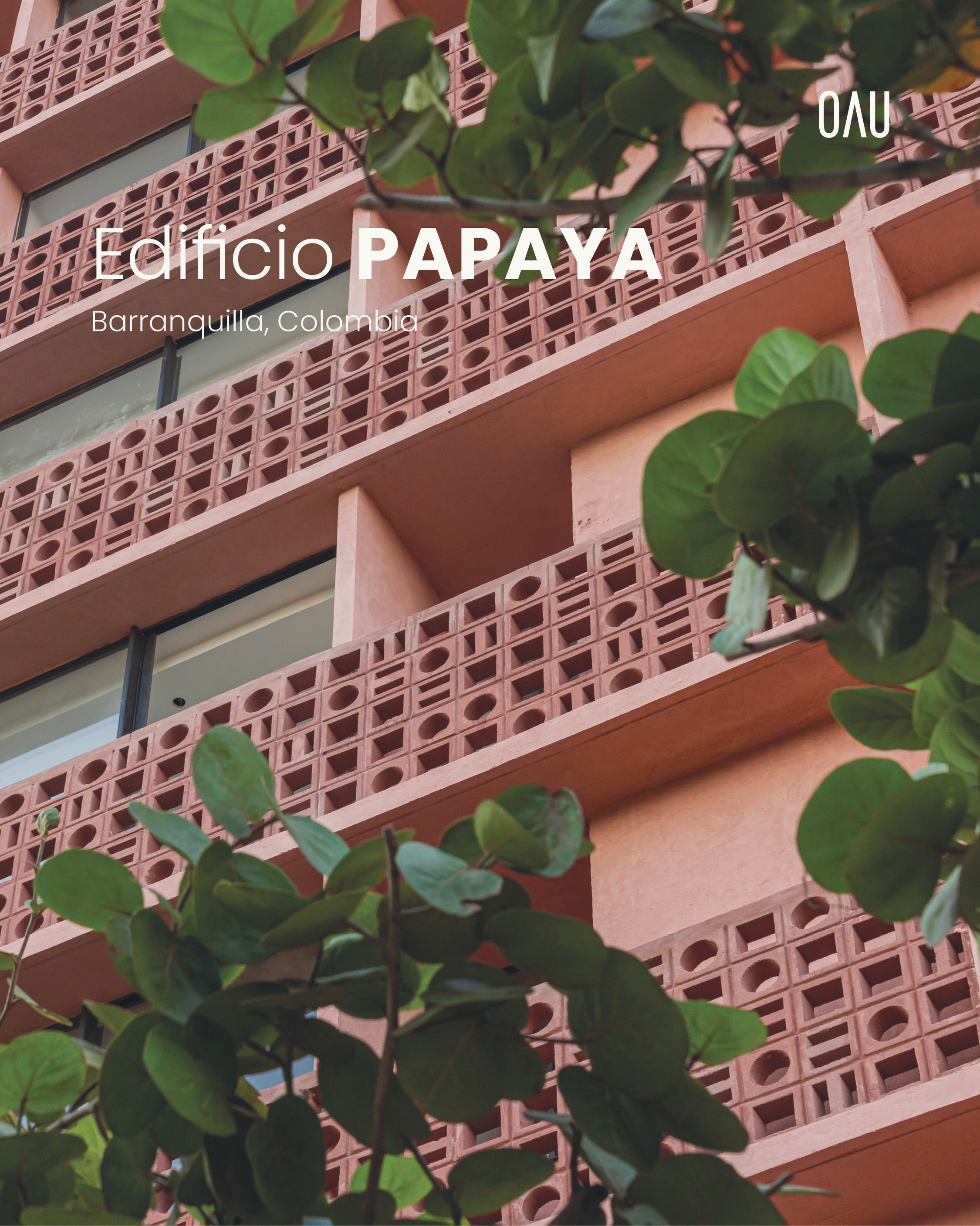🌳Edificio PAPAYA
Papaya parte de una idea sencilla: construir una arquitectura permeable.
Corredores abiertos, una envolvente que filtra la luz y estrategias de ventilación natural permiten que el edificio responda al clima de Barranquilla mientras fortalece la relación entre la vivienda, el barrio y la vida cotidiana.
Más que un edificio de vivienda, Papaya propone una manera de integrarse a la ciudad desde el clima, la escala y la vida colectiva.
Ubicado en el barrio San Francisco, en un sector consolidado de Barranquilla próximo al Malecón del Río.
📷 @sitioestudio.co
_____
#Arquitectura #ViviendaColectiva #Barranquilla #ArquitecturaColombiana #DiseñoUrbano
Corredores abiertos, una envolvente que filtra la luz y estrategias de ventilación natural permiten que el edificio responda al clima de Barranquilla mientras fortalece la relación entre la vivienda, el barrio y la vida cotidiana.
Más que un edificio de vivienda, Papaya propone una manera de integrarse a la ciudad desde el clima, la escala y la vida colectiva.
La permeabilidad se convierte en un principio que atraviesa el proyecto: el aire circula, la luz cambia a lo largo del día y la vida doméstica mantiene un vínculo constante con el exterior.
Ubicado en el barrio San Francisco, en un sector consolidado de Barranquilla próximo al Malecón del Río.
_____
#Arquitectura #ViviendaColectiva #Barranquilla #ArquitecturaColombiana #DiseñoUrbano