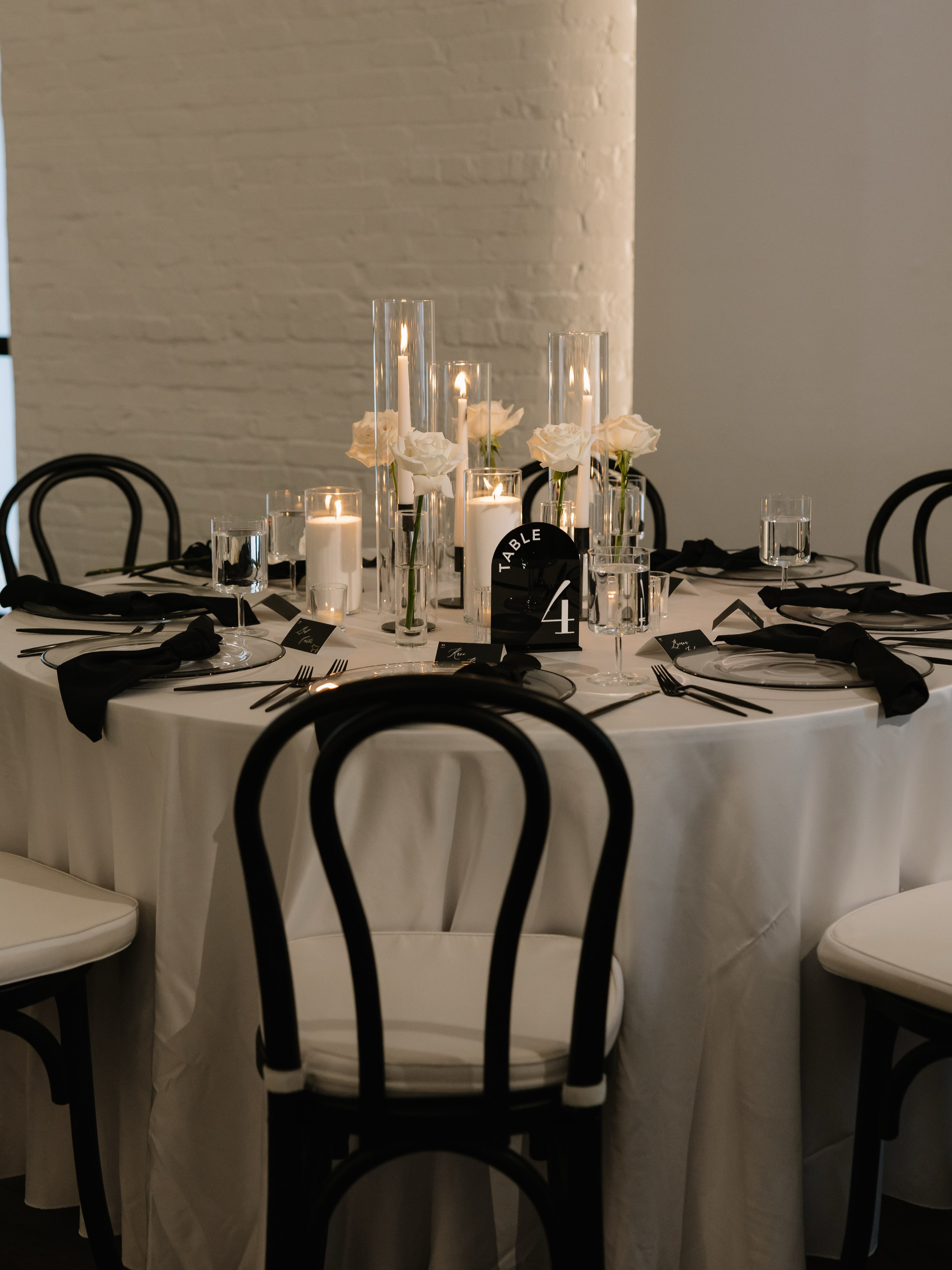 No detail was spared for Shelby & Nick’s elegant black & white Wedding! 🖤
Planning & Design: @kelsielizabethevents
Venue: @theclaytheatre
Photographer: @barbaraannphoto
Floral Design: @foxhoundfloral
Baker: @cremedelacocoa
DJ: @partysolutionent
HMU: @makeupbypaulinaperez
Catering & Bar: @chefsgardenevents
Rentals: @posheventrentalsjax
.
.
.
.
.
.
.
#jacksonvillewedding #jacksonvilleweddingplanner #elegantwedding #blackandwhitewedding #luxuryweddingplanner
