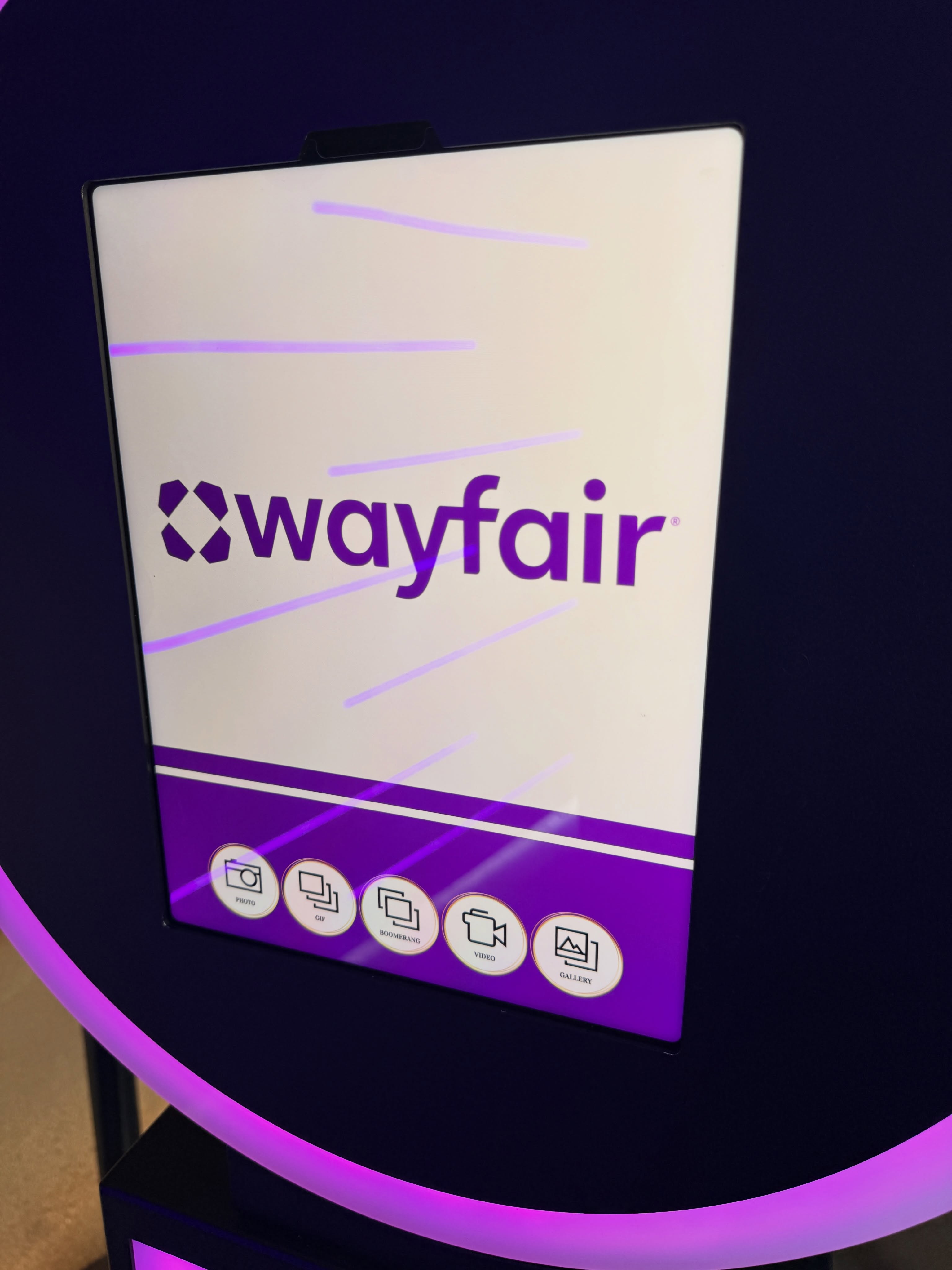 Had an amazing time with @wayfair and their amazing staff! A time was had at @timeoutmarketboston 💜
#theexodusbooth #photoboothboston #corporatephotobooth #bostonevents #corporateactivations