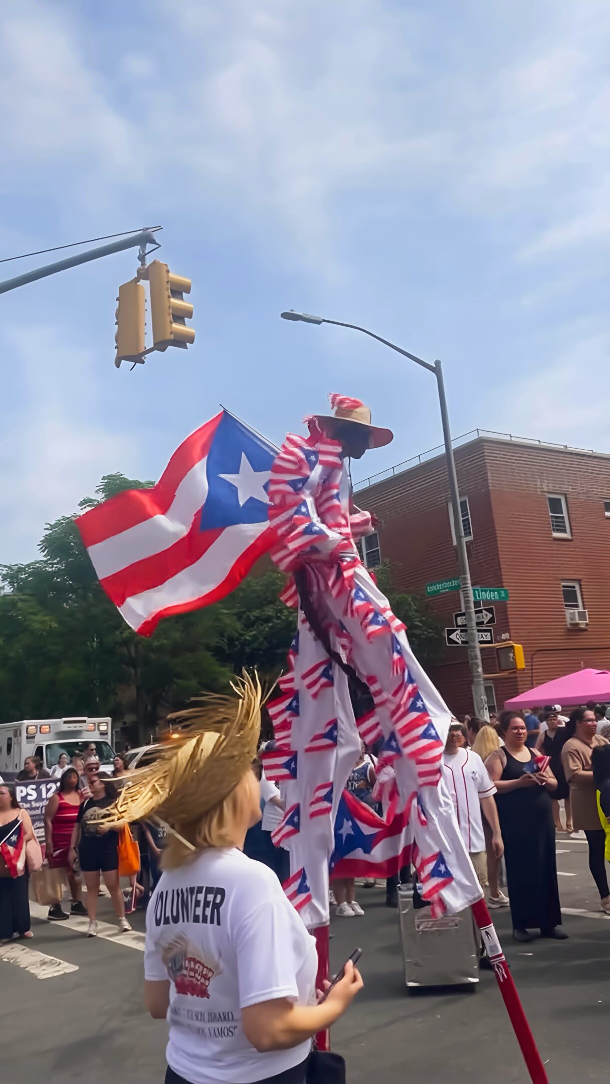 Bombaa!! ๐ฉ๐ด๐ฃ๐ต๐ท TAKING OVER New York City THIS SUMMER! 2โ๏ธ26! DEMBOW KINGS ๐๐ซ
@hypekingmezzltheunogoat FT @bebebambu88
๐๏ธ REJECTION (DEMBOW REMIX) ๐๏ธ
Prod @barzyoungblack
We Outside in NYC Dando Candela ๐ฅ๐ฅ๐ฅ
SHOWING OUT IN THE BUSHWICK PUERTORICAN DAY PARADE ๐ต๐ท๐ฏ The crowd Loved it!!
Next stop! DR๐ฉ๐ดParade in NYC!! Estamo Activooo!!
๐๐๐ฟ๐๐ฝ๐๐๐ฟ๐๐ฝ๐๐๐ฟ
Available on all streaming platforms ๐ถ
Special Appearances by
๐ธ WECO!
Design & Clothing by @vegaendeavor
Video @itsst1mz
STAY TUNED FOR THE OFFICIAL MUSIC VIDEO ๐ฌ
#dembow #newyorkcity #nuevayol #mikemezzl #bebebambu