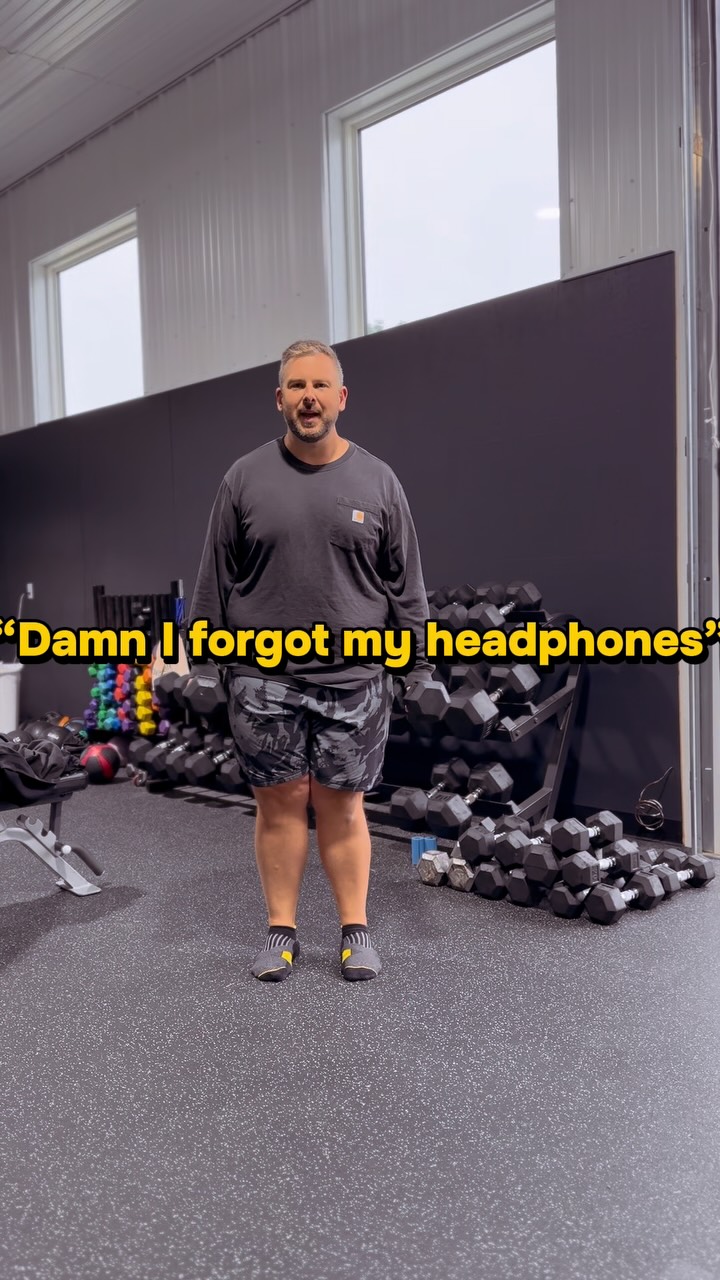 Headphones are a MUST for a good pump 💪🏻💪🏻💪🏻
#wehavefun #fit #fitness #fitfam #motivation