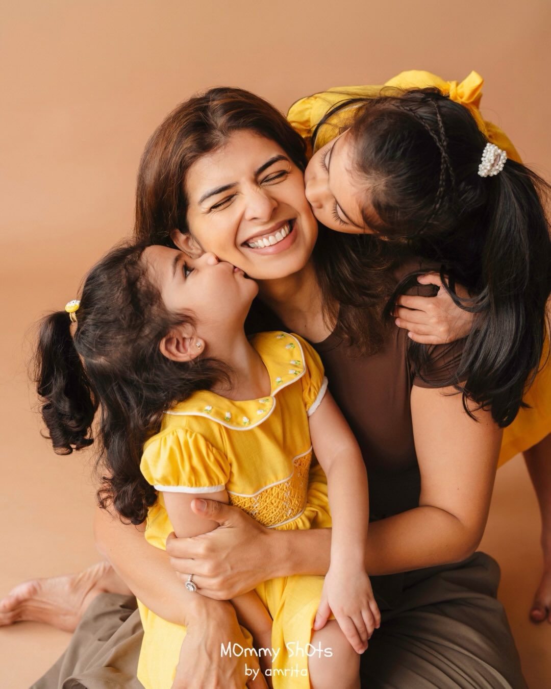 What are photographs if not love frozen as a moment in time? ❤️ loved photographing your family @sarahmsham , those giggles are absolutely precious ❤️❤️
Comment “Details” to get info about your next photoshoot straight to your inbox.