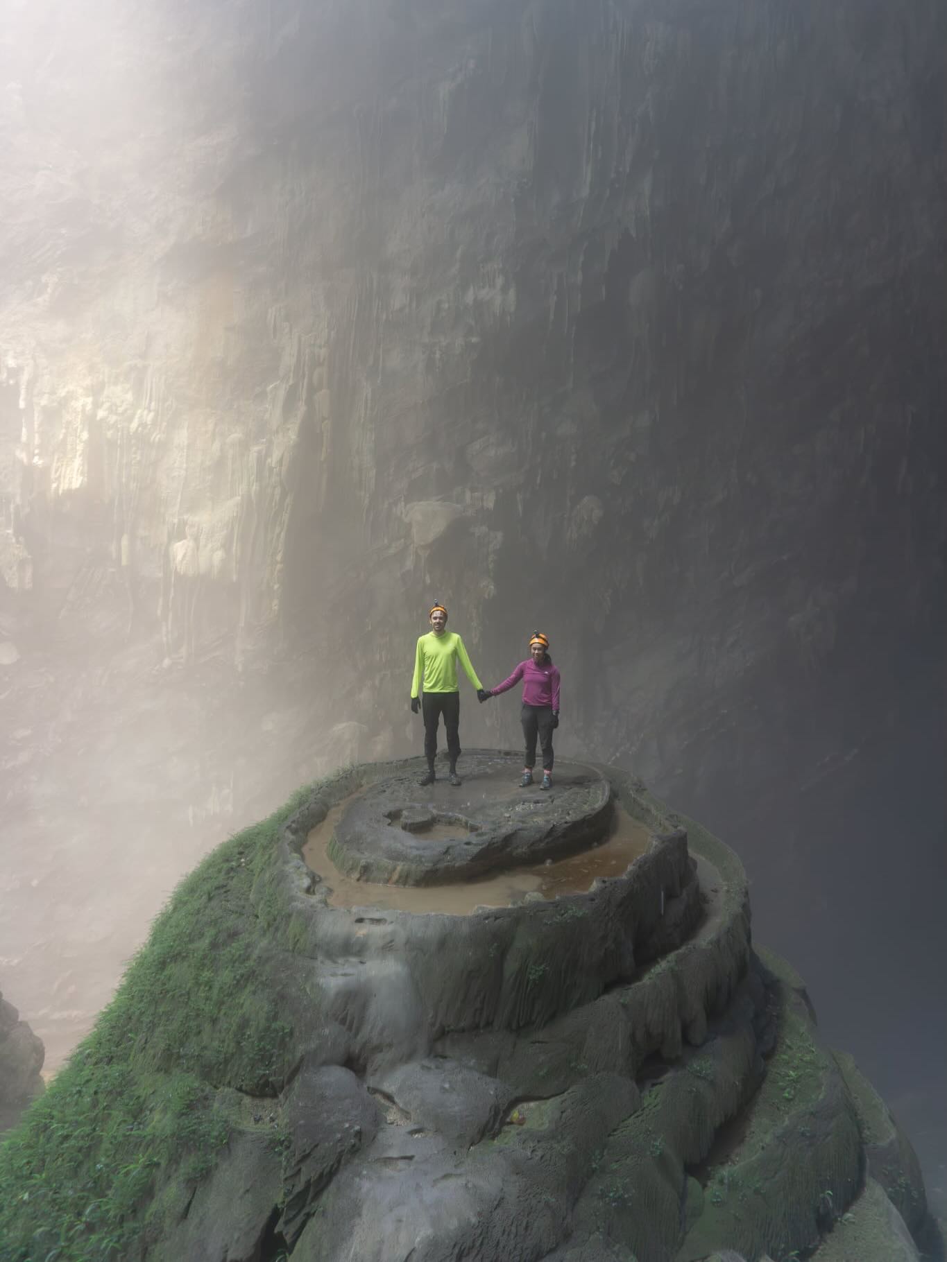 The Wedding Cake 🎂
Happy anniversary of our weekend celebration 🥳
Phong Nha, Vietnam 2026