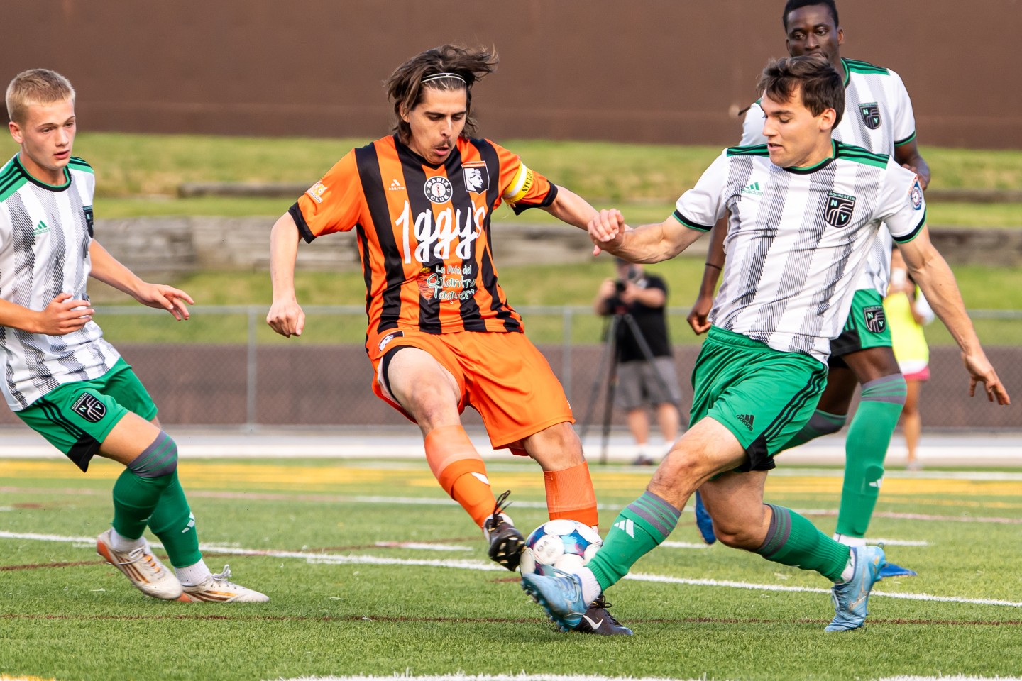 A wild home finale ended just short.
After falling behind 5-2, Cleveland SC battled back late with goals from Brent Nanchoff and Rodrigo Bandeira, but Rochester NY FC Academy held on in a 5-4 finish at George Finnie Stadium.
📰 Match Report: https://www.clevelandsc.com/post/match-report-cleveland-sc-vs-rochester-ny-fc
#WeAreCLE
