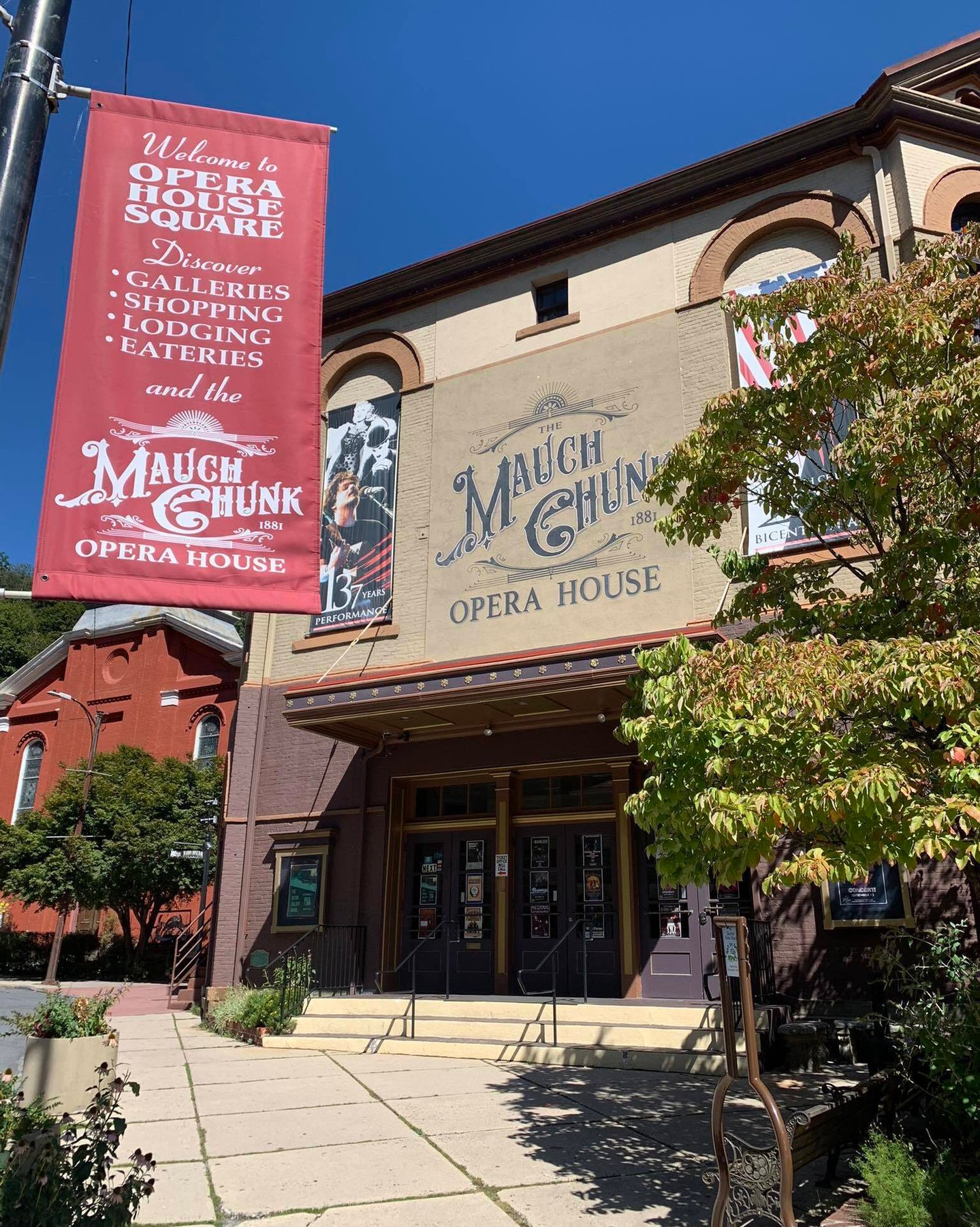 🔥 The weather is heating up and so is our schedule! Get tickets for these shows and more at mcohjt.com:
7/9 - Canyon Lights & Handsome Jack
7/10 & 11 - Peace Frog
7/17 - Alternative Fix
7/18 - The Mighty Manatees Play the Music of Bob Marley
7/24 - Sarah Gross
7/25 - Bennie & the Jets
7/31 - The Steepwater Band
8/1 - Awaken
#JimThorpe #JimThorpePA #VisitJimThorpePA #poconos #poconotourism