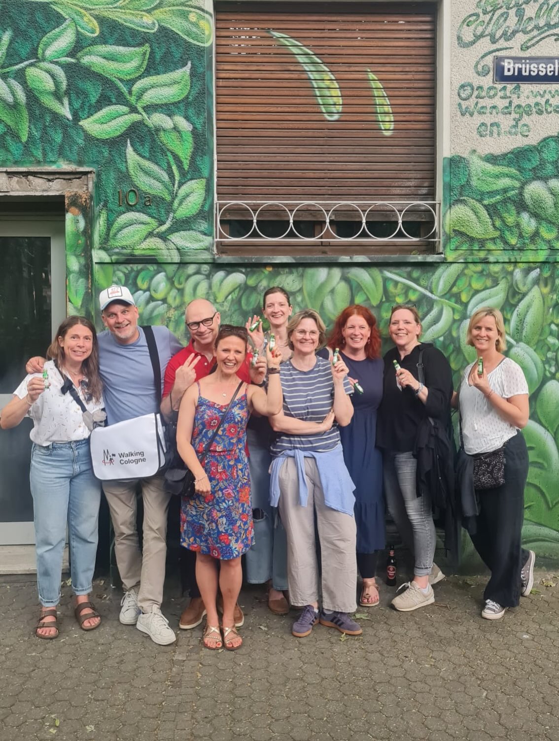 Hier ein Nachtrag einer ganz besonders tollen Tour Ende Mai!
Wie gut kennst du dich im Belgischen Viertel Köln aus ?
#tourköln #büdchenköln #stadttour #belgischesviertel
