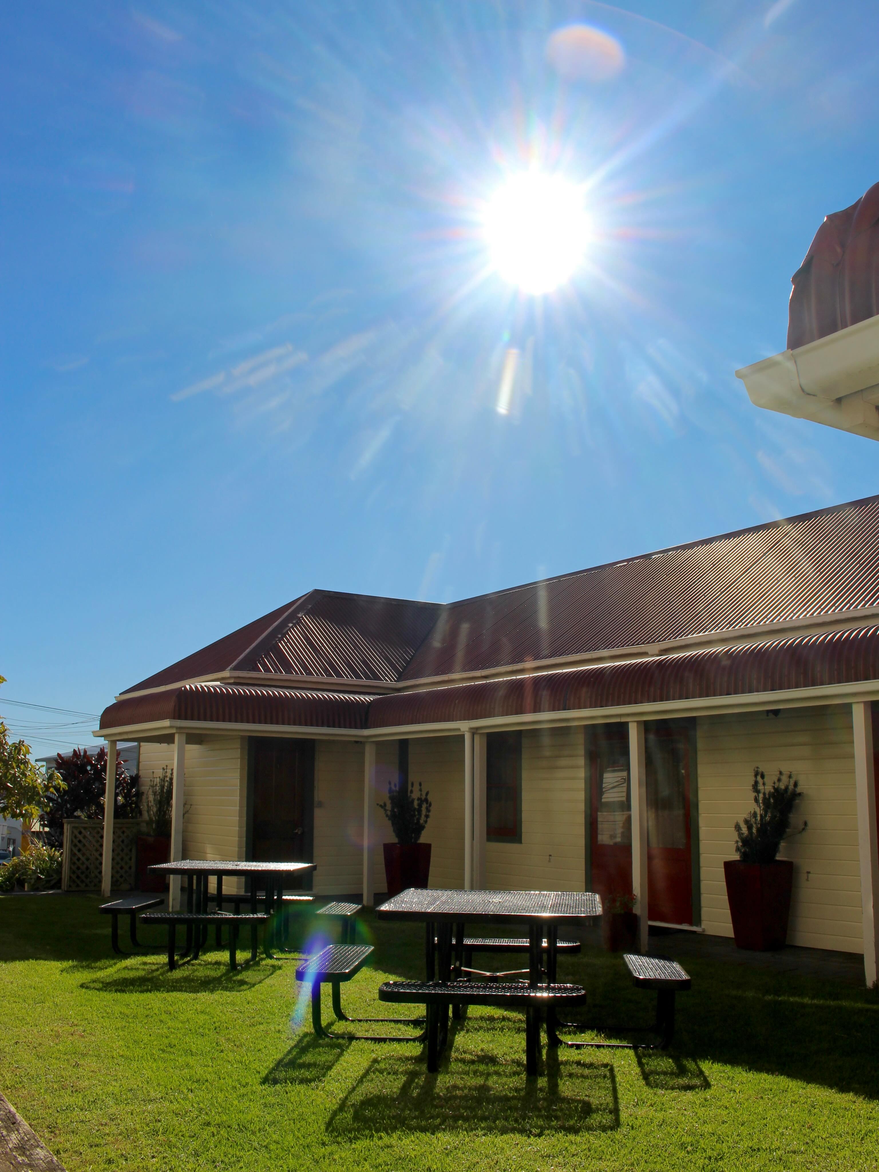 A few snapshots from our cosy cottages 🏡 the perfect place for a winter getaway in Taranaki ☀️☕️