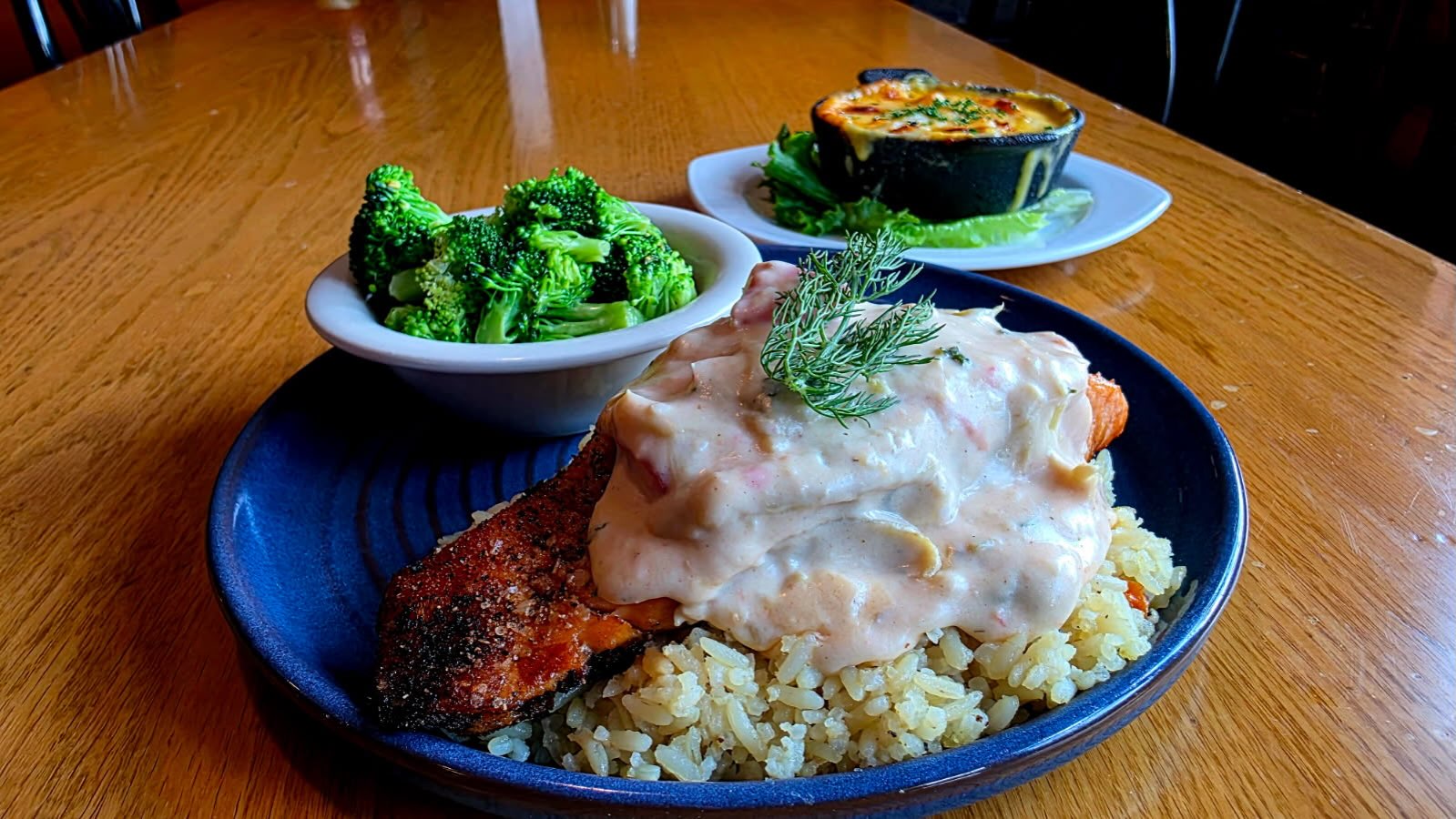 Fresh, flavorful, and made to impress. ✨
Tonight’s dinner special features 8 Oz cherry smoked salmon on rice with a artichoke, cherry, tomato, and fresh herb cream sauce. Served with two sides 🐟
Join us for dinner and treat yourself to a meal that’s as satisfying as it is delicious!
#bluemoose #restaurant #barandgrill