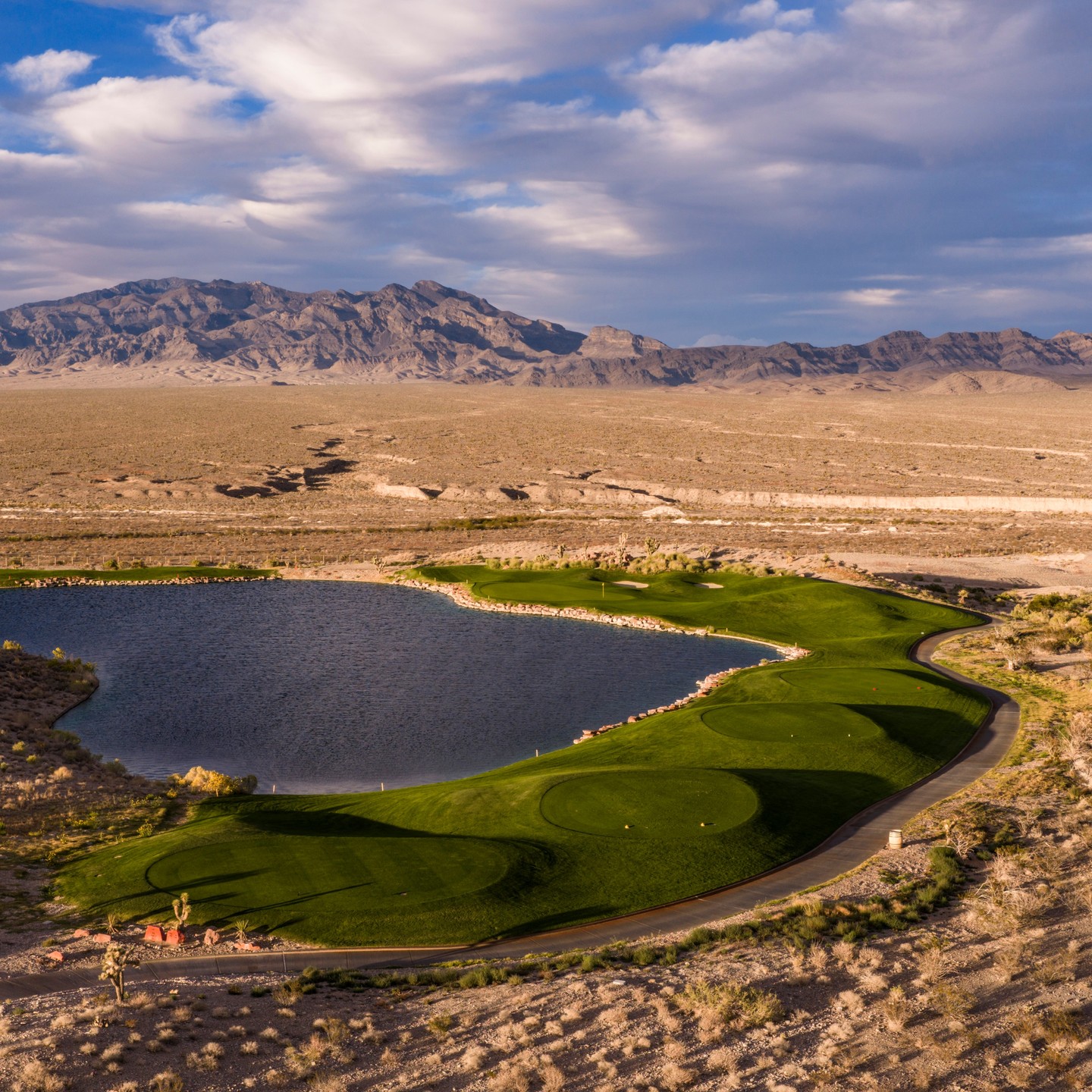 Where every hole feels like a postcard. 😍 Welcome to the Las Vegas Paiute Golf Resort — Las Vegas’ premier desert golf destination.
#golf #desertgolf #lasvegasgolf #beautifulgolfcourses #lvpaiutegolf